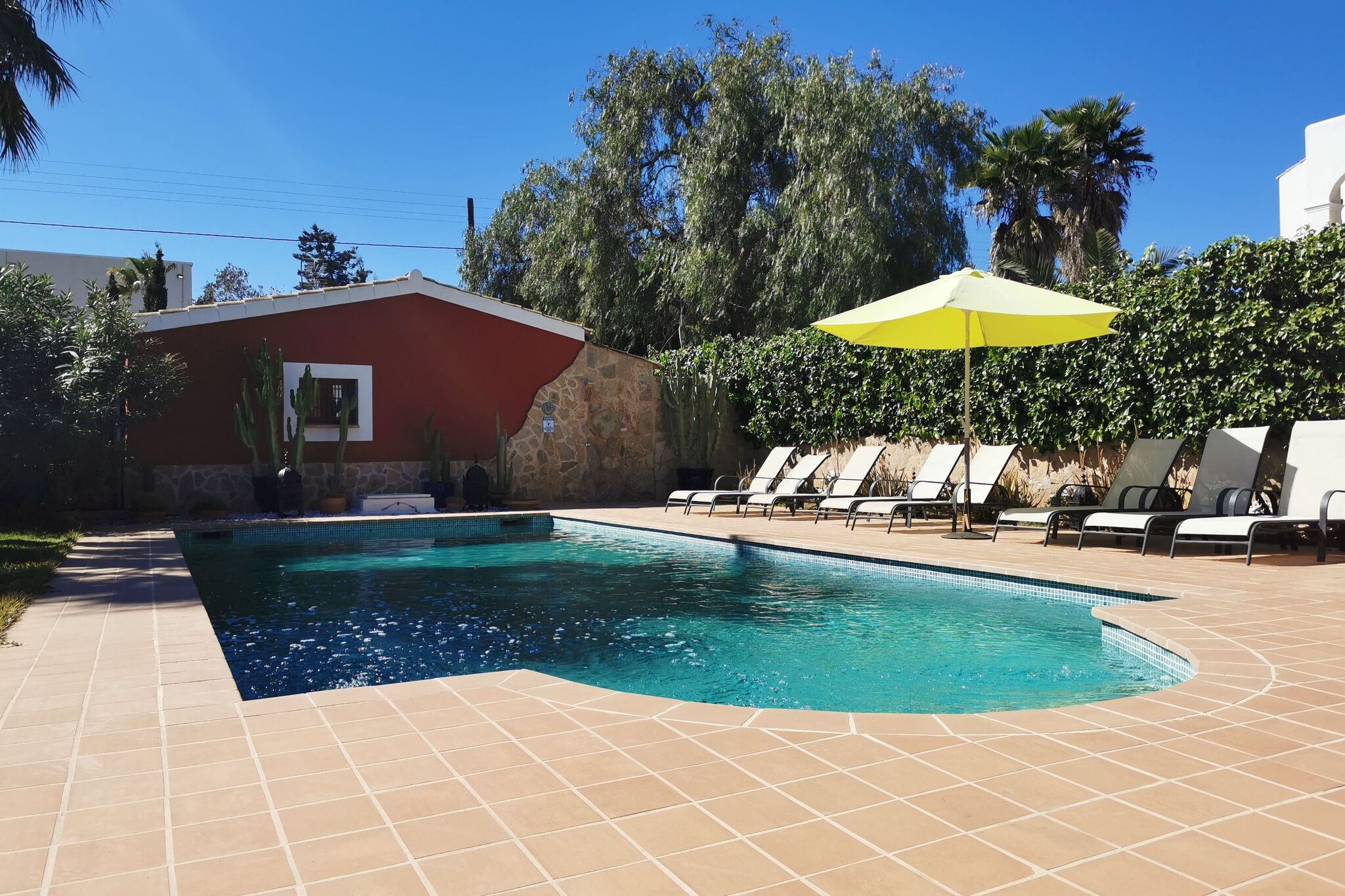 Maison de vacances spacieuse à Sant Jordi avec piscine privée