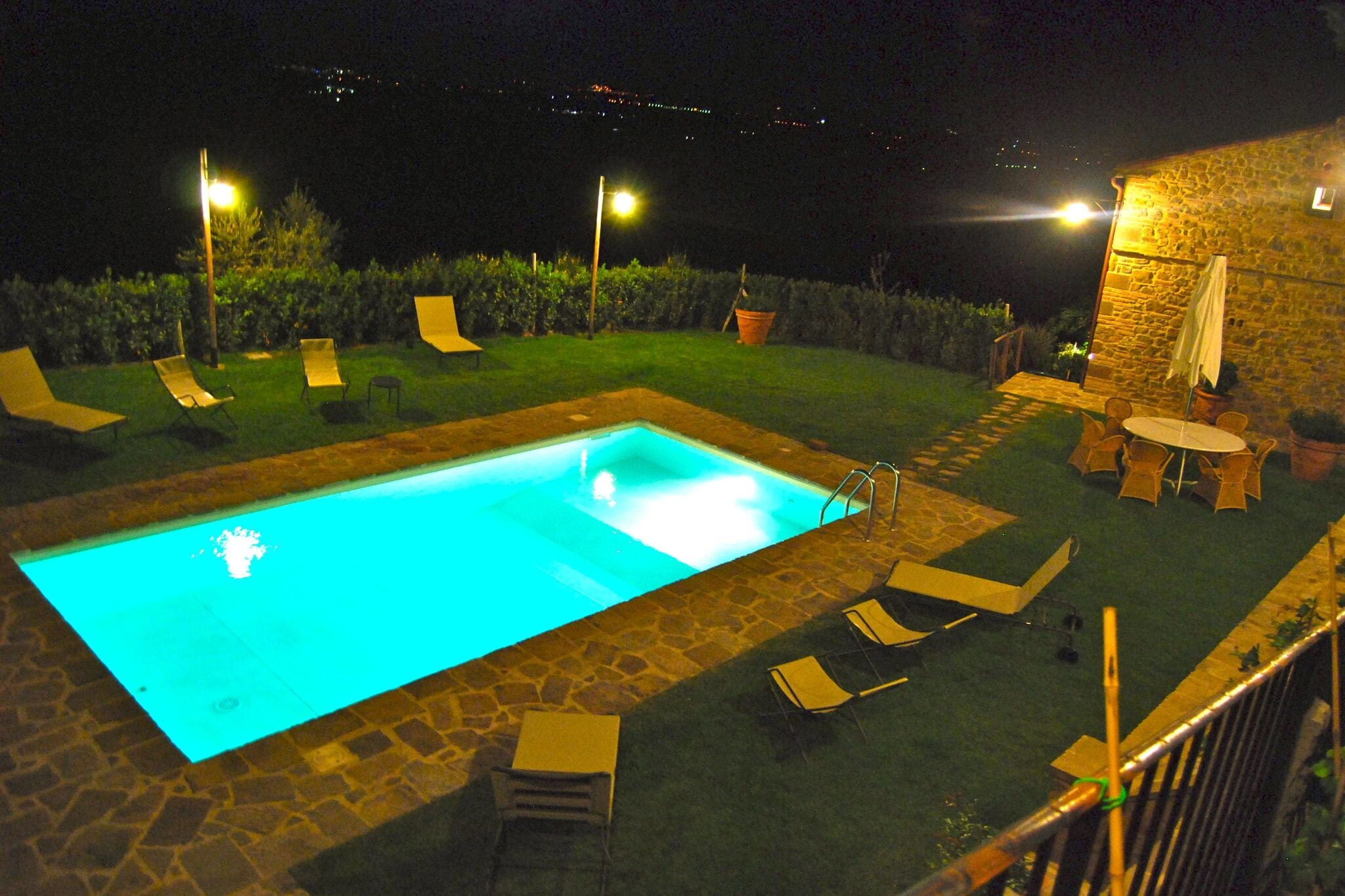 Jolie maison de vacances à Cortona avec piscine