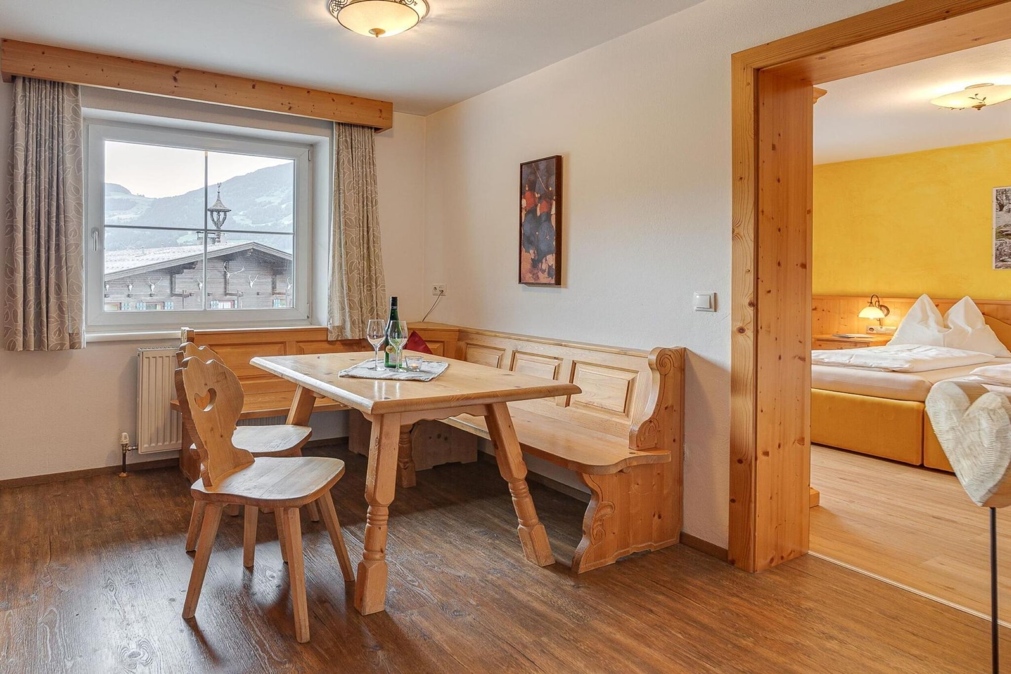 Kitchen(hob(ceramic), electric kettle, toaster, coffee machine, oven, microwave, dishwasher, fridge), Living/diningroom(TV(satellite)), bedroom(single bed, double bed), bathroom(shower, toilet), relaxation area(shared with other guests)(Steam bath, infrared sauna, sauna), heating(central), terrace(shared with the the owner and other guests), garden, garden furniture, sun loungers, parking, high chair, baby crib(free)