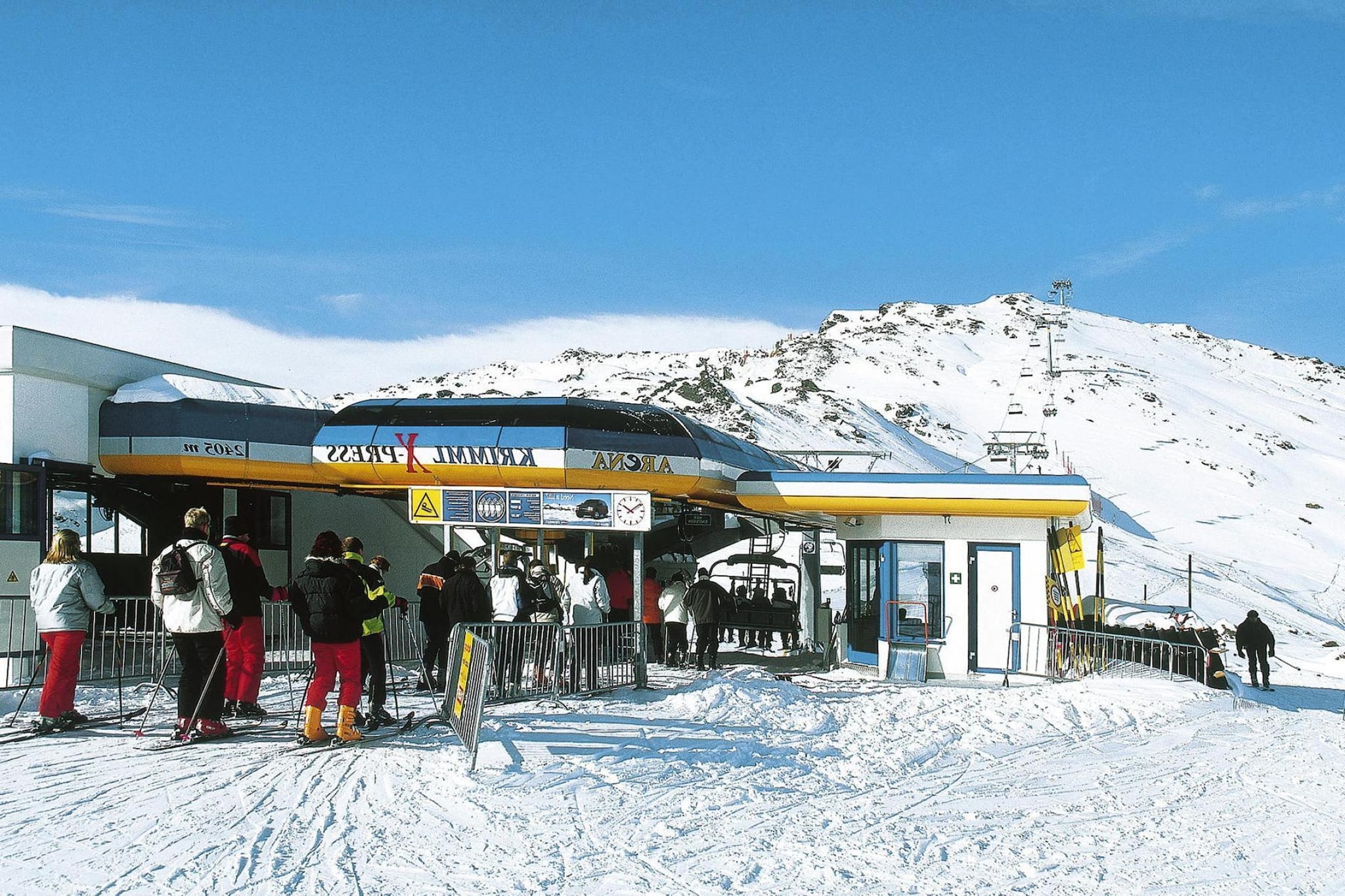 Kitchen(stove, electric kettle, coffee machine, oven, dishwasher, fridge-freezer), Living/bed room(single loft bed, single loft bed, TV(satellite), DVD player, video, radio), bedroom(double bed), bedroom(bunk bed, bunk bed), bedroom(double bed), bathroom(bath tub, toilet), bathroom(shower, toilet), washing machine, balcony, heating(gas), heating(floor heating), terrace, parking, parking, high chair, baby crib(paid)