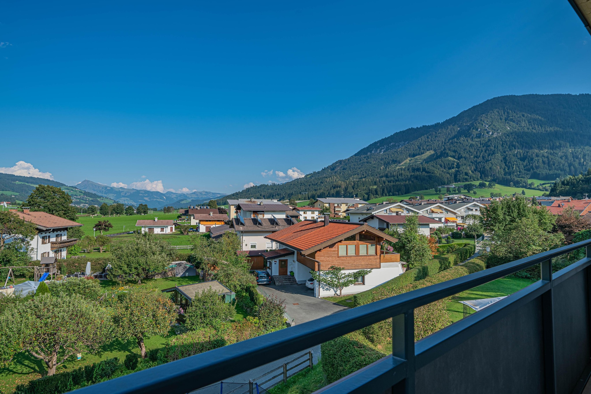 Haus Andrea Cäciel - View in summer