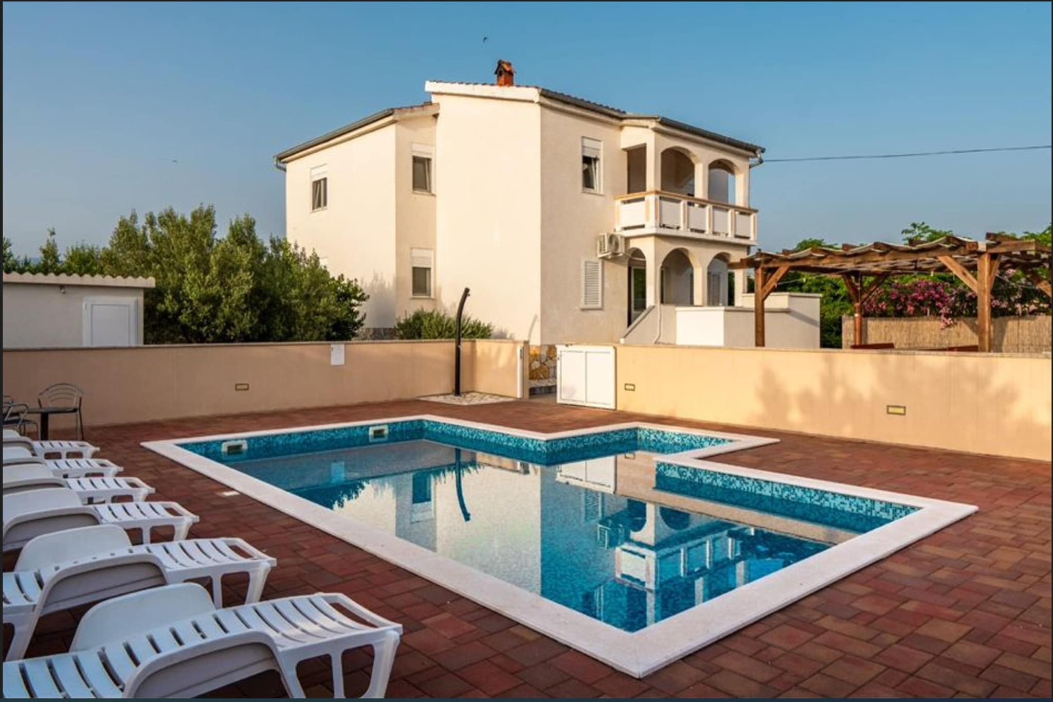 Holiday home Stipe, Vrsi-Mulo bei Nin-E12/Ferienhaus 180qm/12 pax-Buitenkant zomer