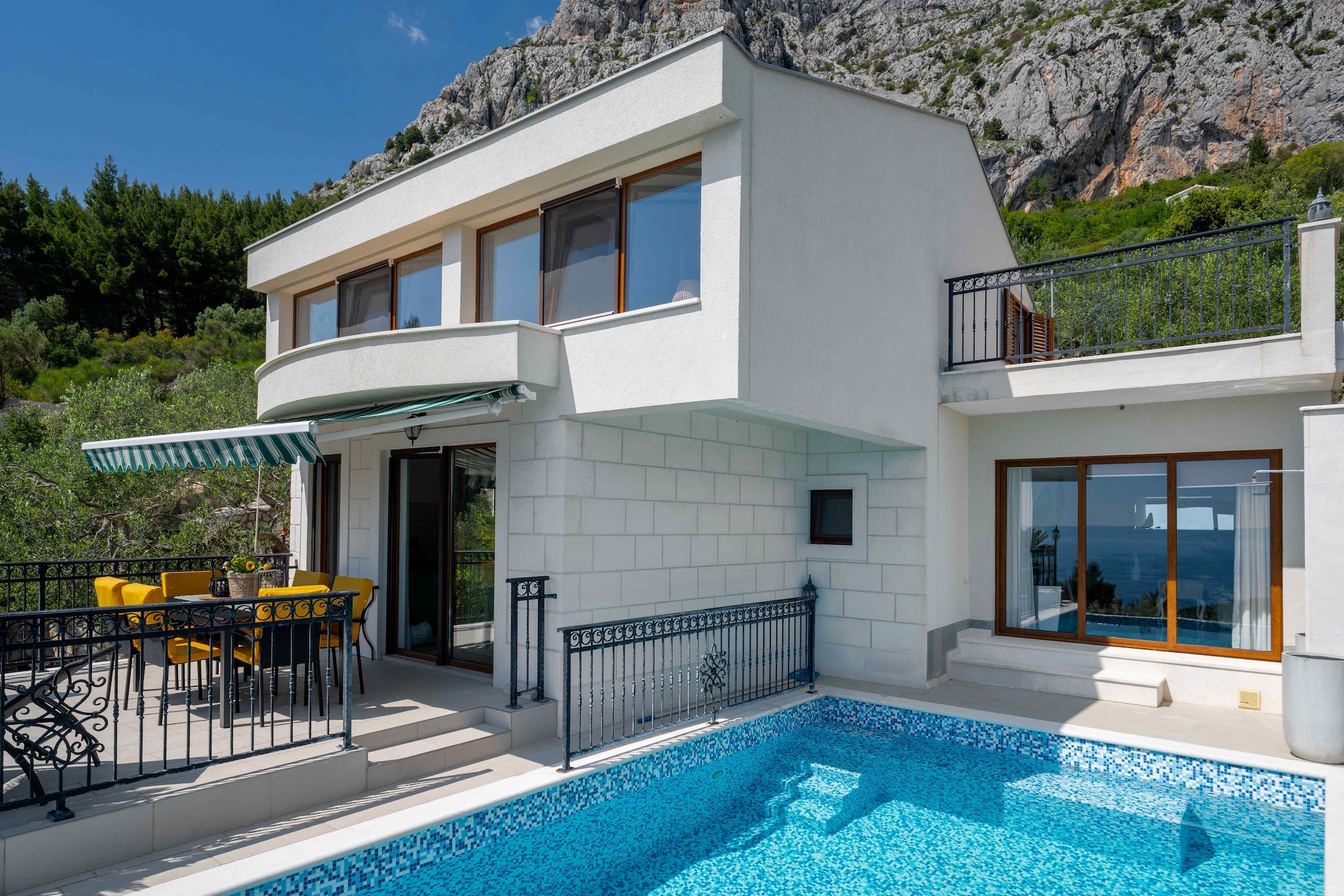 poolofhouse