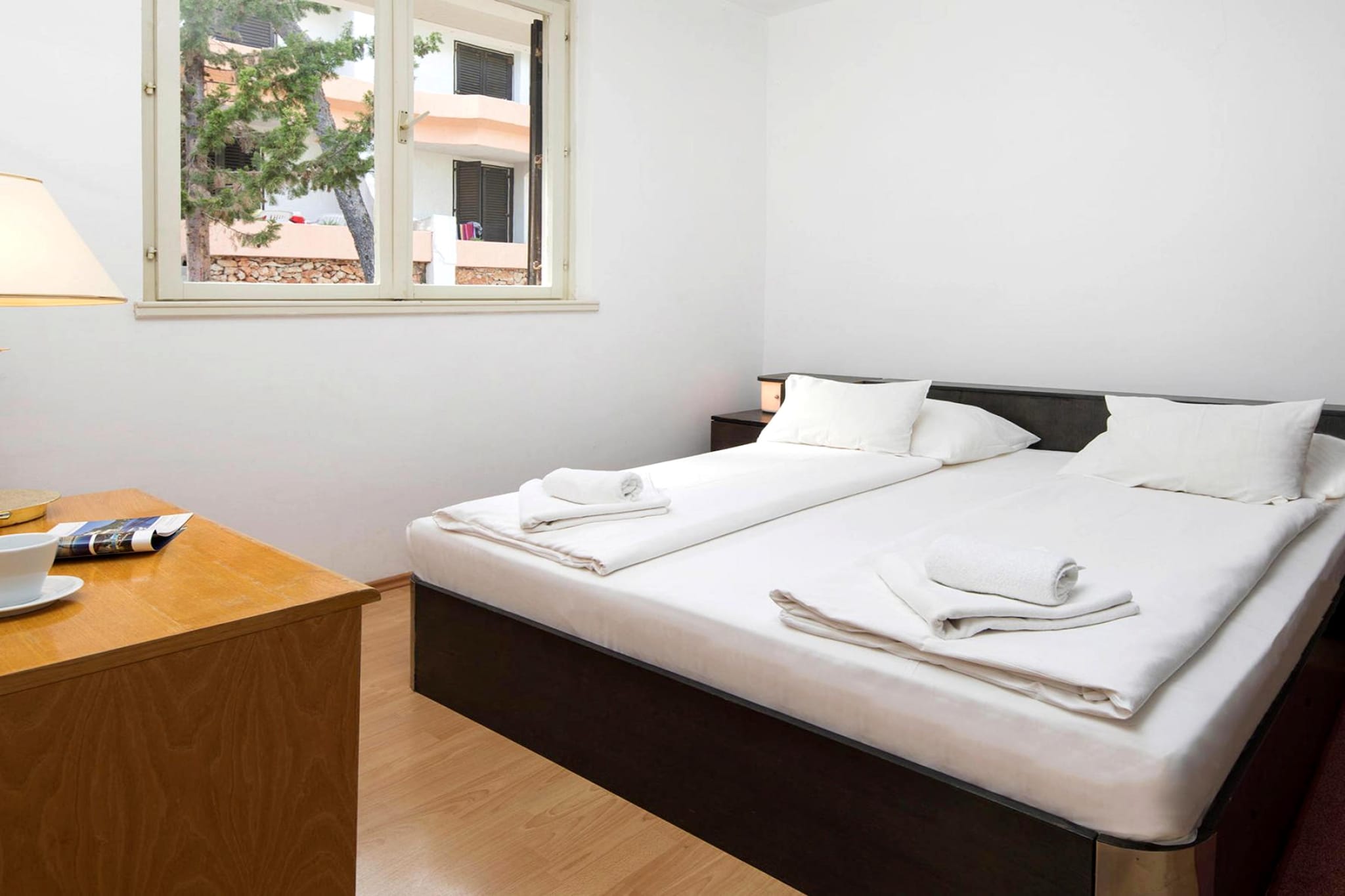 Apartments Fontana Resort Jelsa - Deluxe two bedroom apartment suite 4&2 - 71 qm - 6 Pers