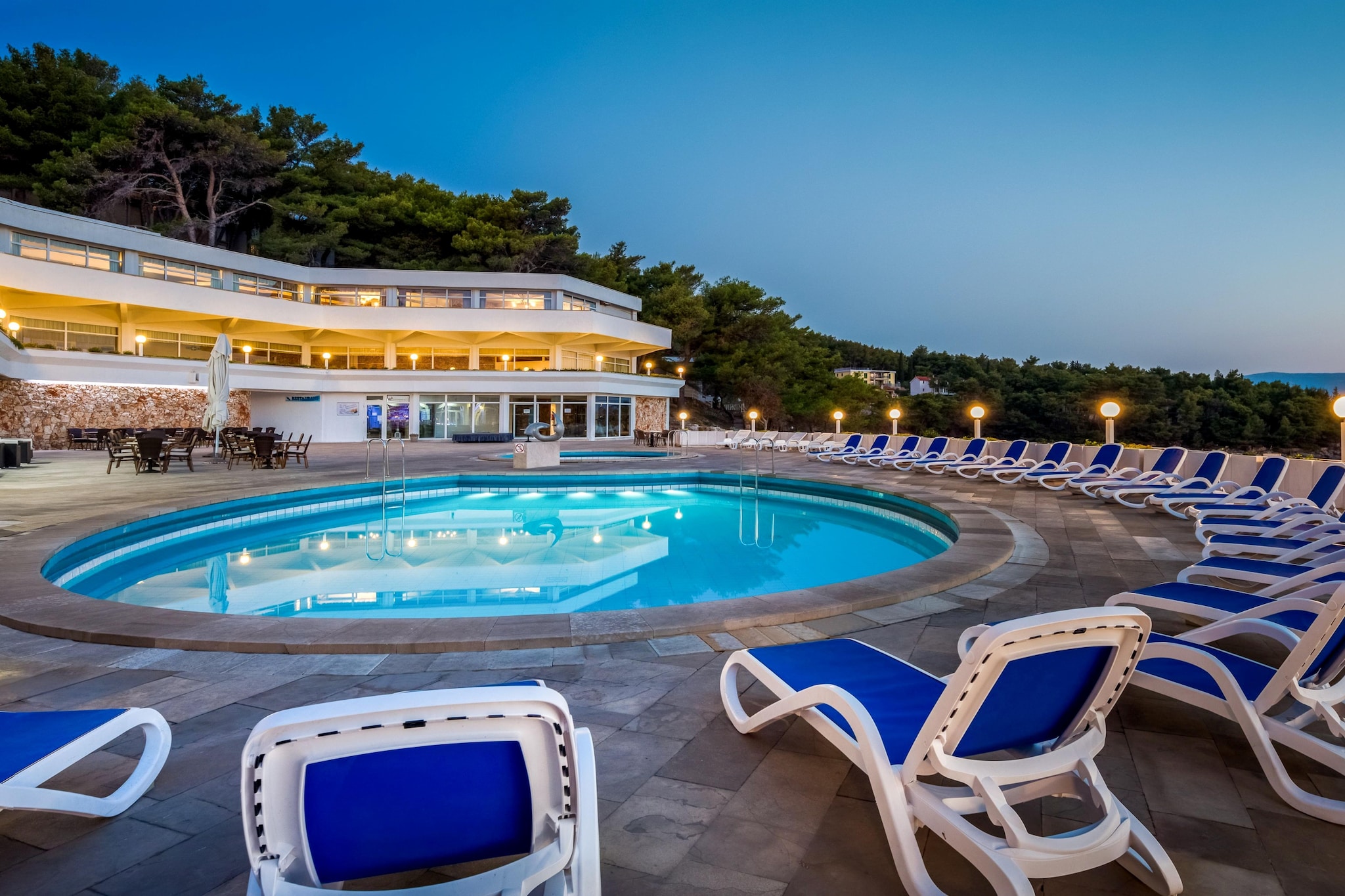 Apartments Fontana Resort Jelsa - Deluxe two bedroom apartment suite 4&2 - 71 qm - 6 Pers