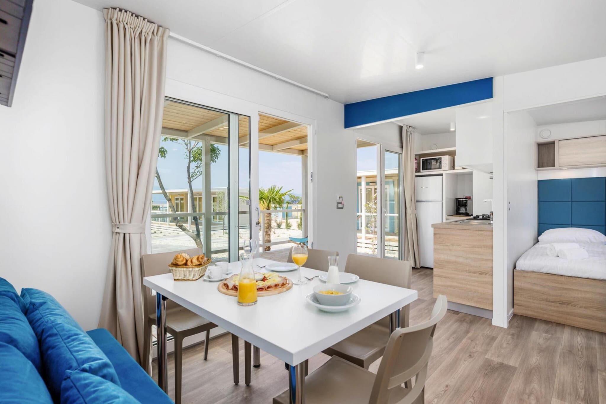 Mobile Homes Omisalj-Mobilhome PREMIUM 3rd and 4th row-Eetkamer
