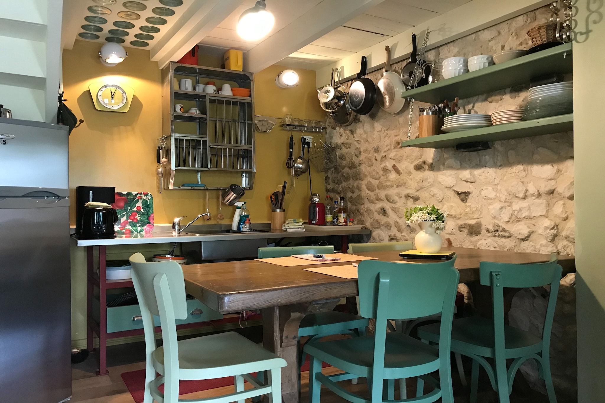 Ground floor: (Kitchen(electric kettle, toaster, cooker(4 ring stoves, gas, electric), coffee machine, oven, fridge, freezer), Living/diningroom(TV(satellite, german television channels), radio), toilet)\n\nOn the 1st floor: (bedroom(double bed(140 x 190 cm)), bathroom(shower))\n\nAttic: (bedroom(single bed(90 x 190 cm), single bed(90 x 190 cm)))\n\nwashing machine, heating(electric), terrace, roof terrace, garden furniture, parking lot(public), parasol, high chair, baby crib(free)