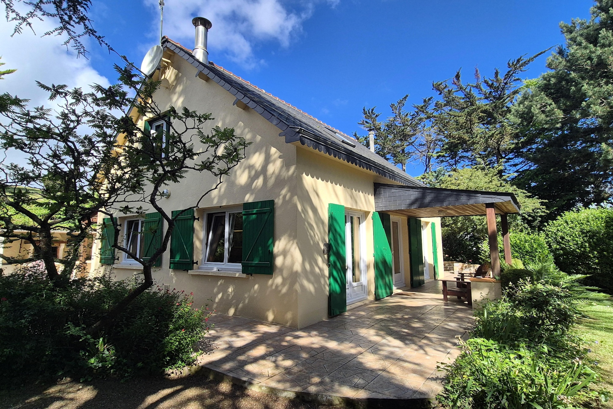 Holiday home Hillion - Buitenkant zomer
