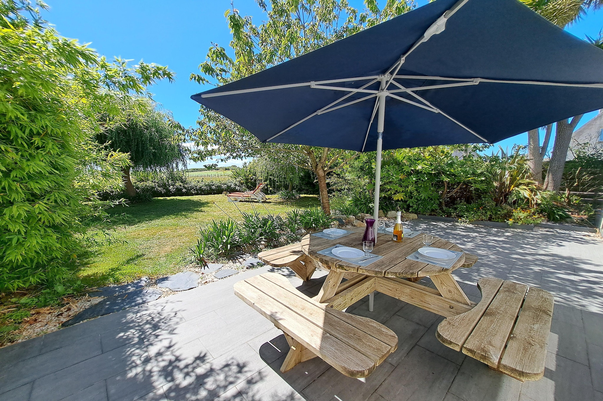 Ferienhaus in unmittelbarer Strandnähe Cléder-Terrasbalkon