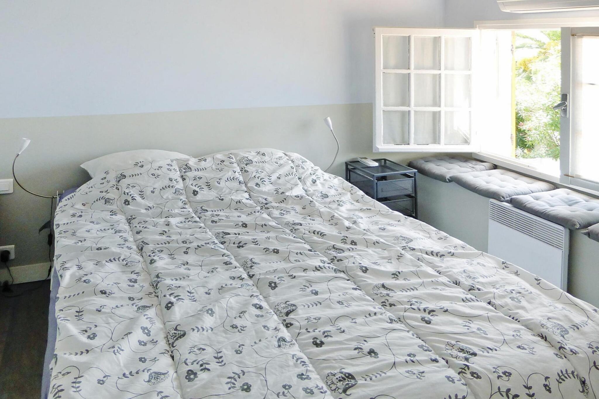 Ground floor: (Sitting room(TV(no dutch television channels, no german television channels)), open kitchen(dining table, hob(4 ring stoves, induction), electric kettle, toaster, hood, coffee machine(pads), oven, dishwasher, fridge, freezer))\n\nOn the 1st floor: (bedroom(single loft bed(140 x 200 cm), double sofa bed(140 x 200 cm)), Bedroom with bathroom(double bed(140 x 200 cm), shower, toilet, hairdryer), bathroom(shower, toilet), air conditioning)\n\ncot, washing machine, heating(electric), terrace(private), terrace(private, roofed), garden furniture, sun loungers, BBQ, parking, swimming pool(shared with other guests, 20 x 10 m., opened from May upto and including Sep), high chair