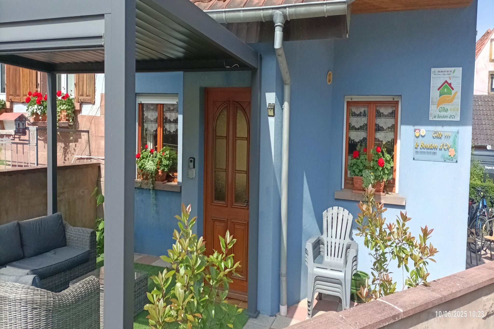 Semi-detached house Hinsbourg-Buitenkant zomer