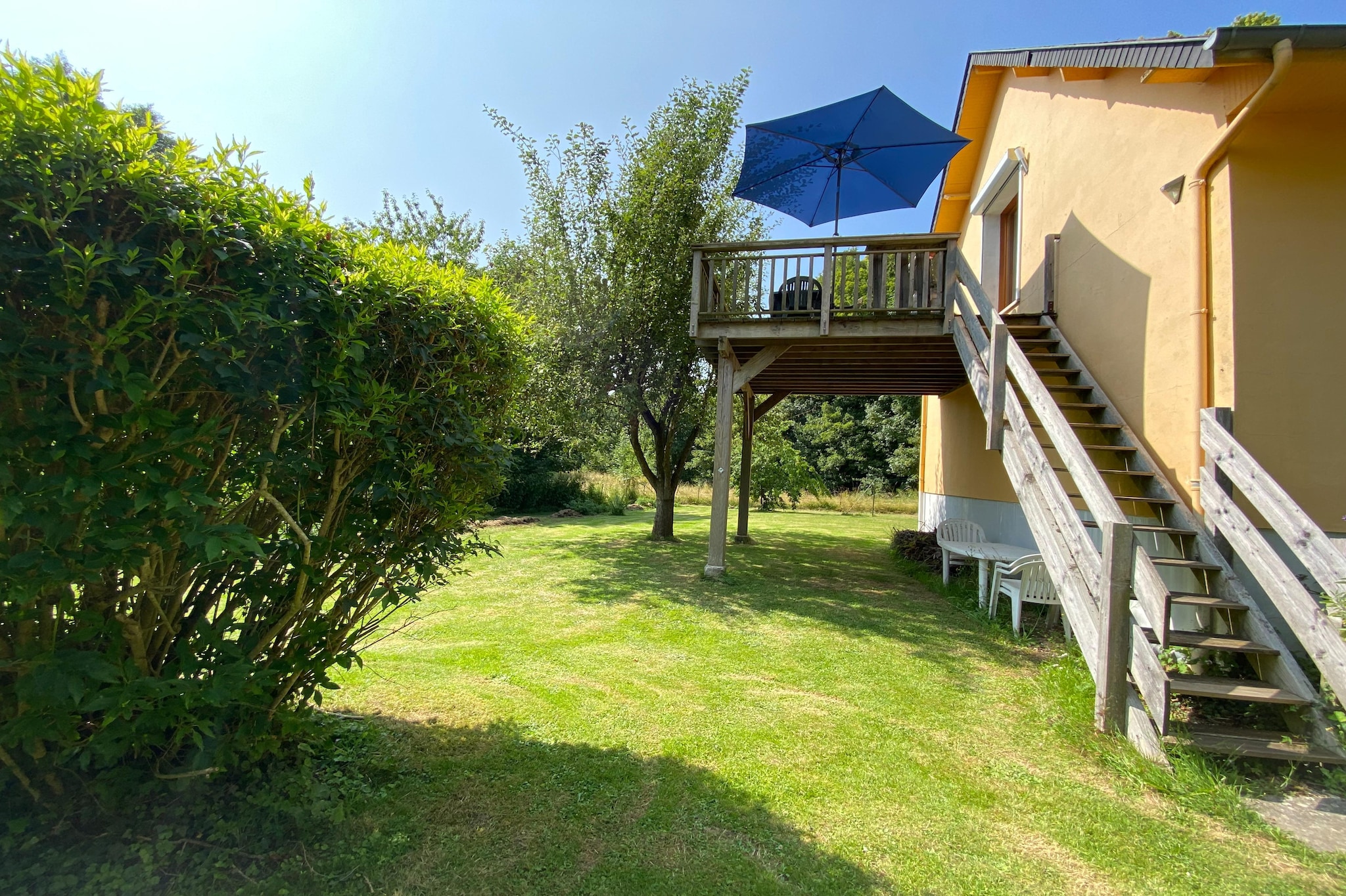 Charming attic apartment with rooftop terrace and private garden, set in peaceful Normandy countryside just a few kilometers from the beaches of the Alabaster Coast. Located on the first floor of a small villa, with the ground floor rarely occupied, itâ€™s perfect for a relaxing stay. Nearby: the sandy beach and picturesque half-timbered houses of Veules-les-Roses, a swimming lake with watersports in Cany-Barville, the Palais BÃ©nÃ©dictine in FÃ©camp, the seaside towns of Yport and Ã‰tretat with their iconic cliffs, and the stunning Somme Bay. Donâ€™t miss the Sunday market in Luneray.