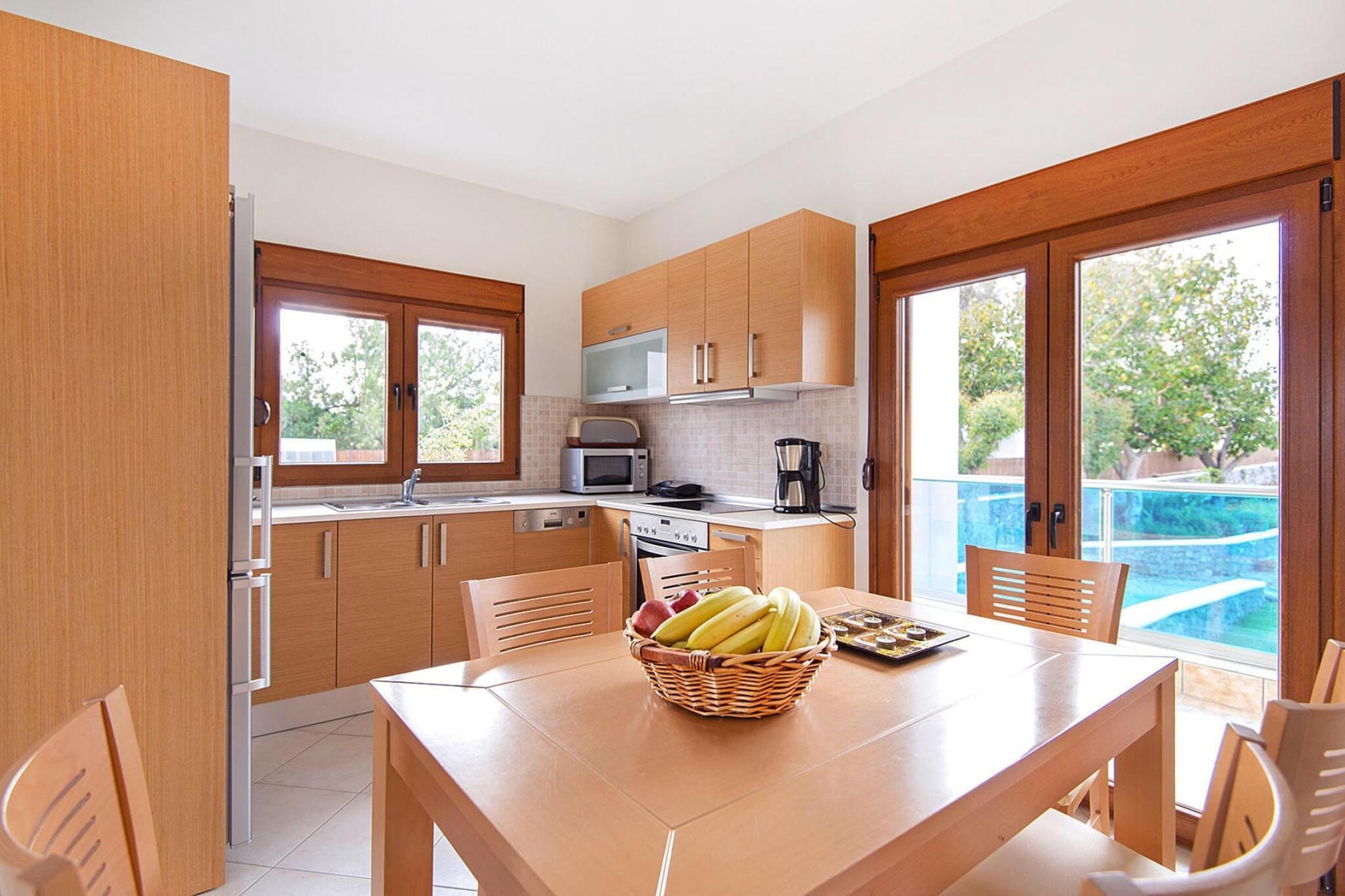 Villas Horizon Line / Villa Alia / Kiotari-Eetkamer