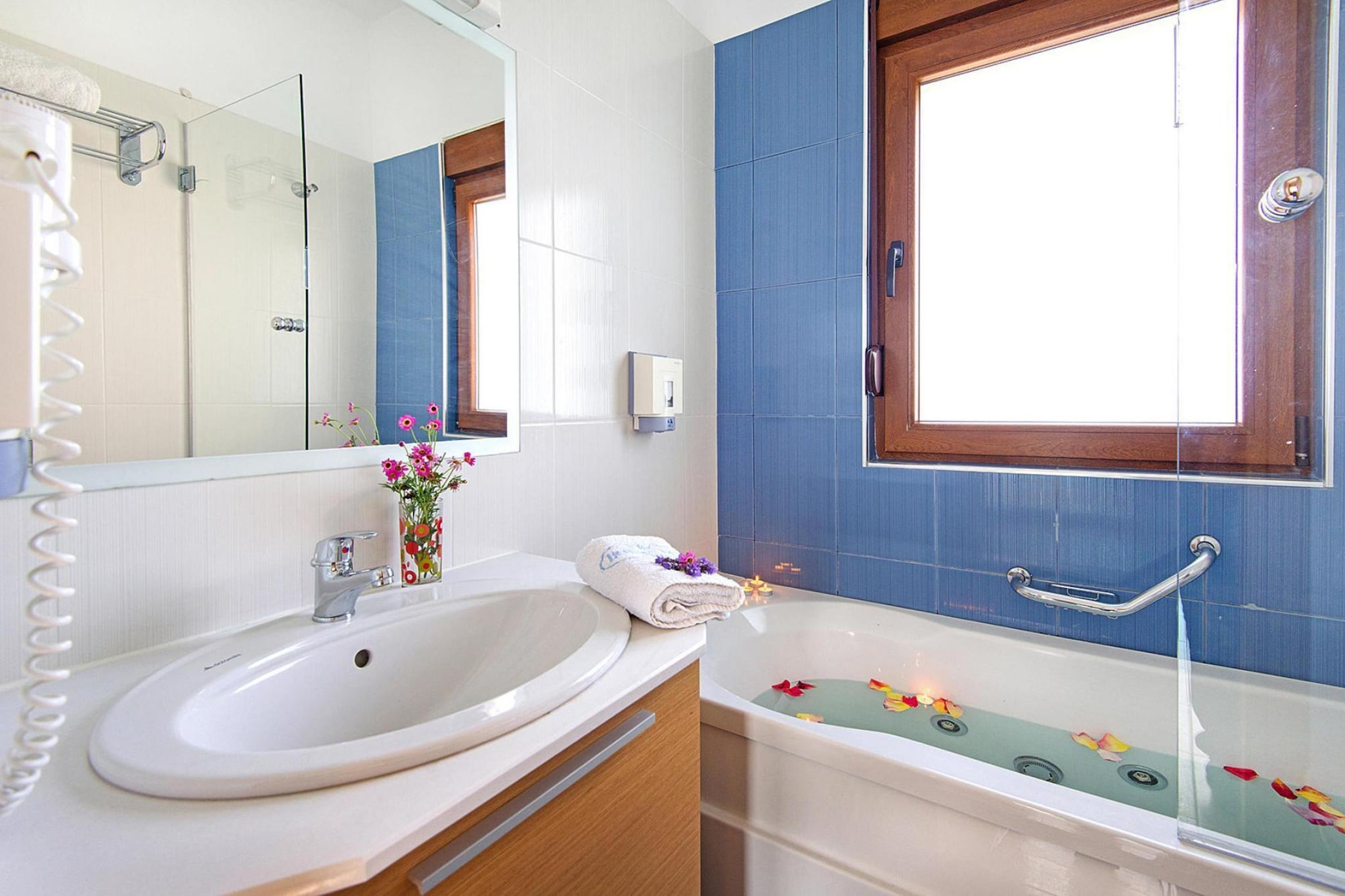 Villas Horizon Line /Villa Meliti / Kiotari - Badkamer