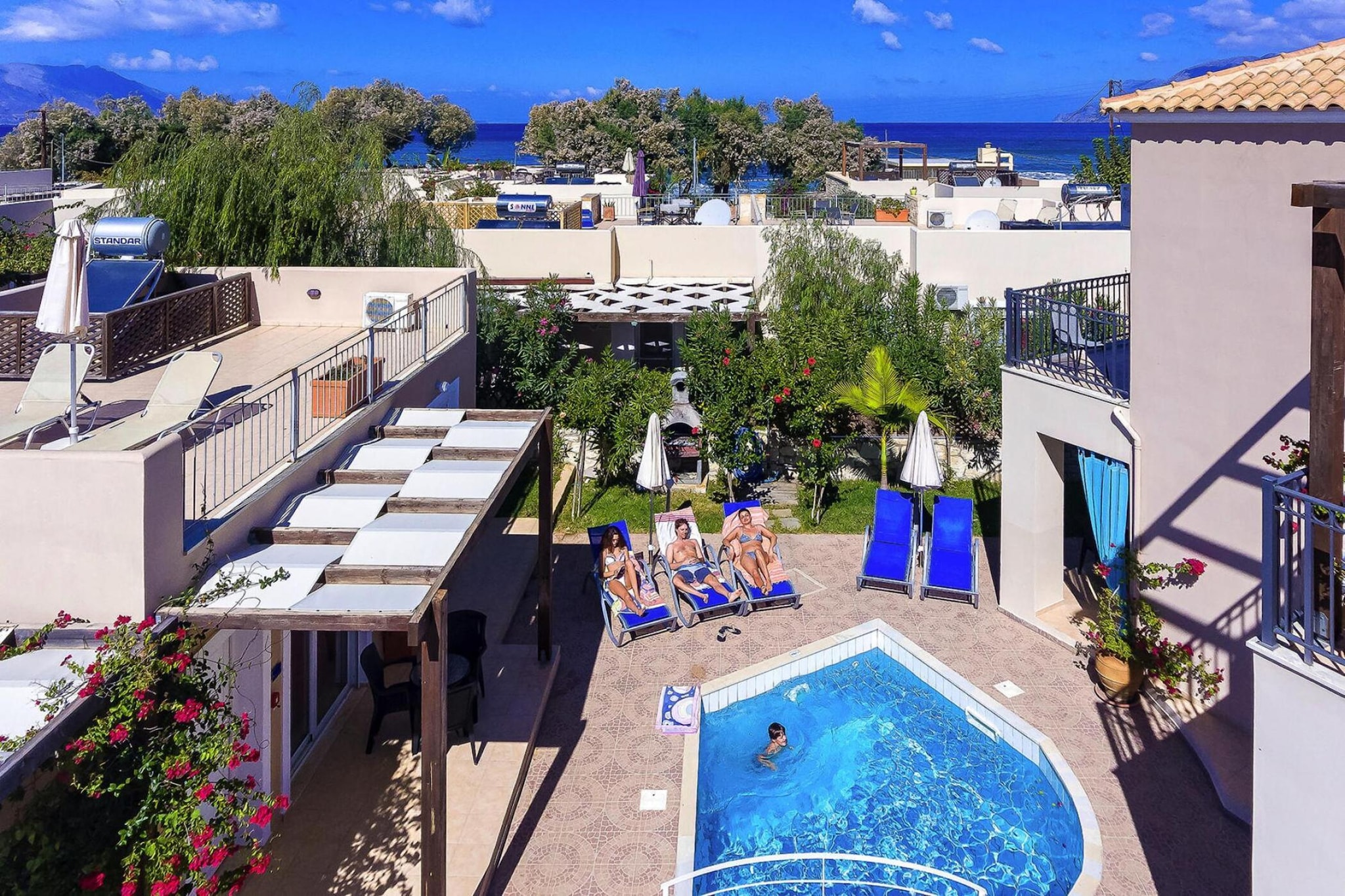 Villas Azure Beach, Nopigia-1-bedroom-villa - 45 sqm with sharing pool-Gebieden zomer 1km