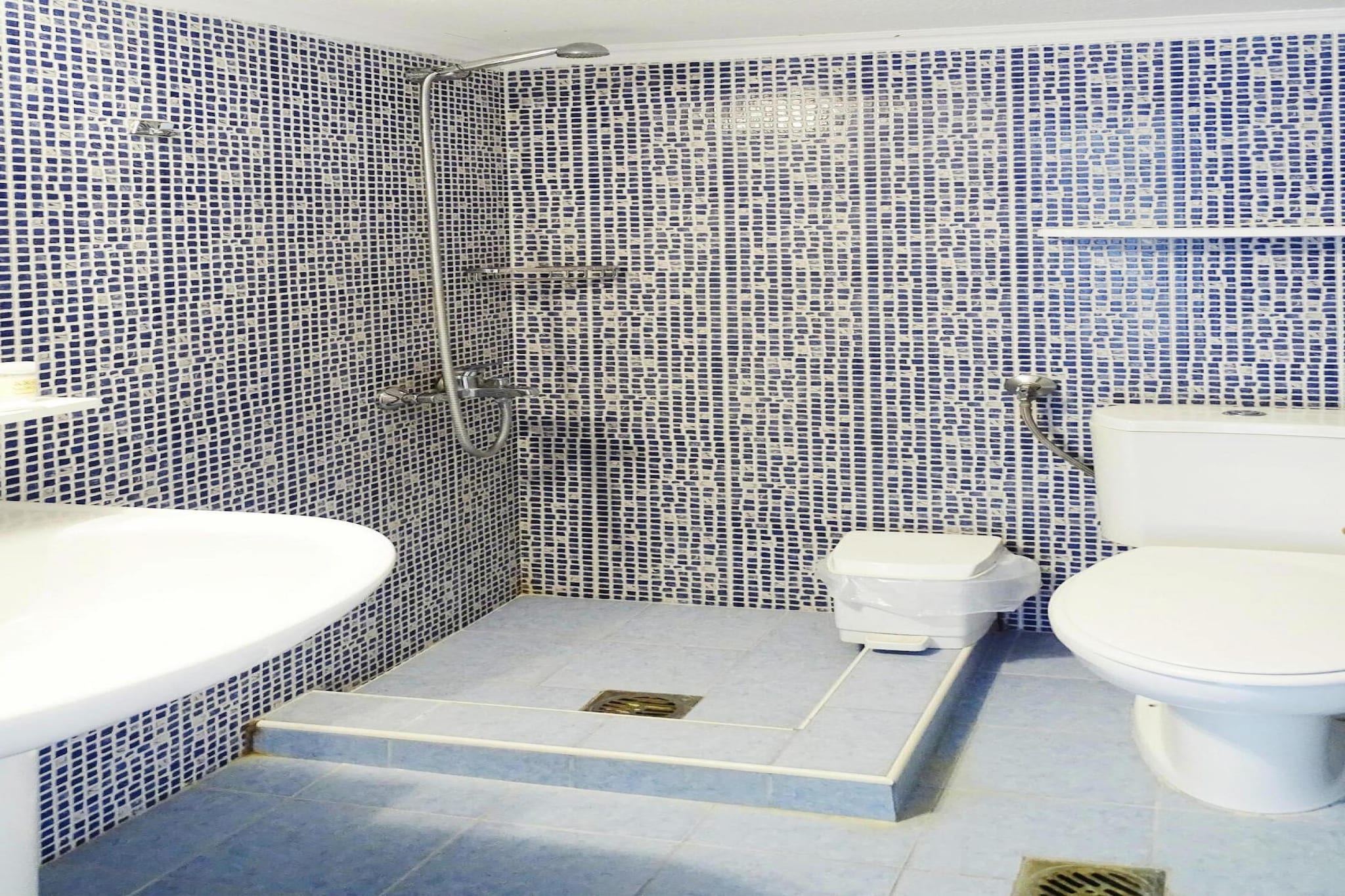 Apartment in Fourka directly by the sea