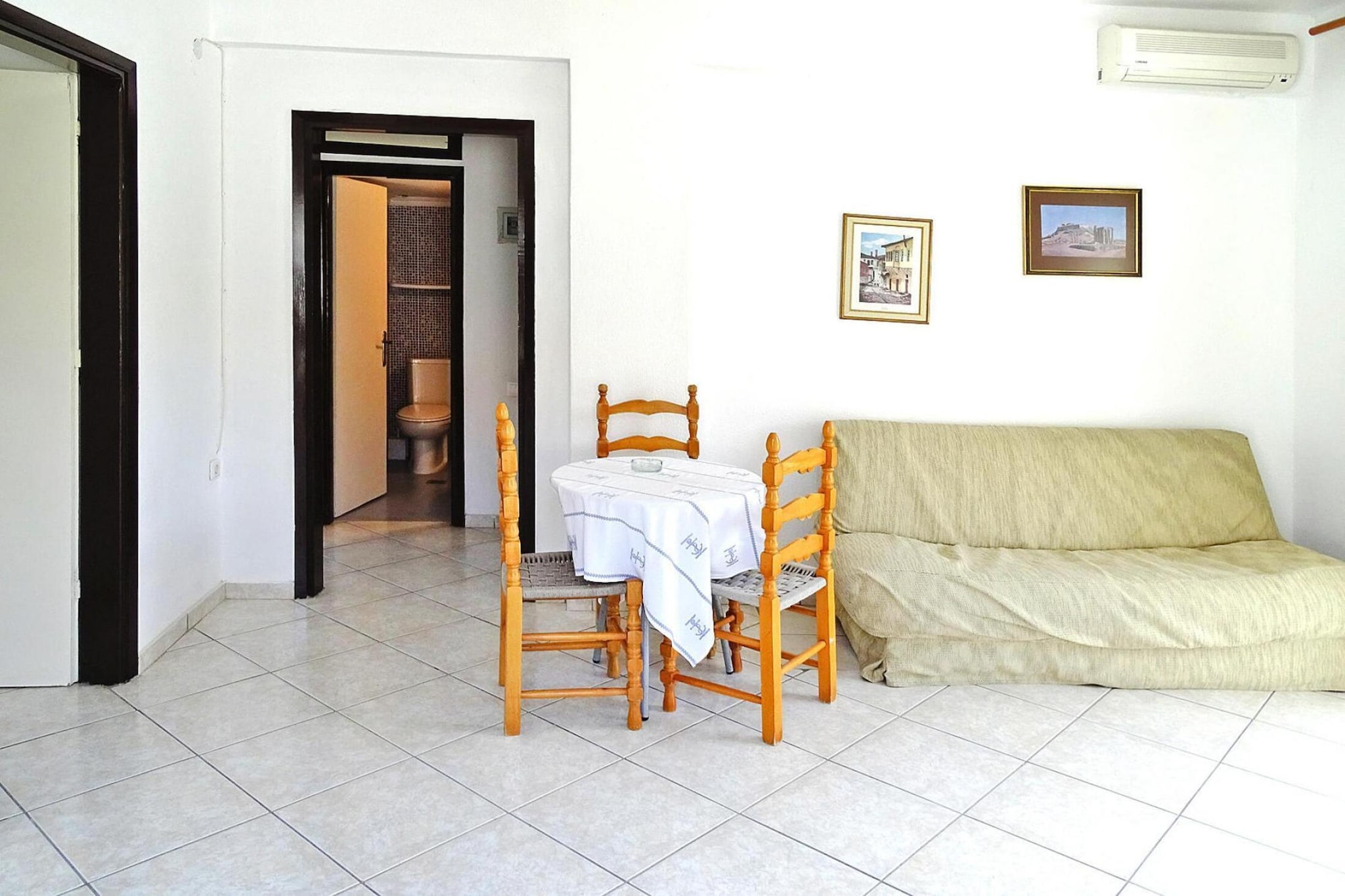 Apartment in Fourka directly by the sea