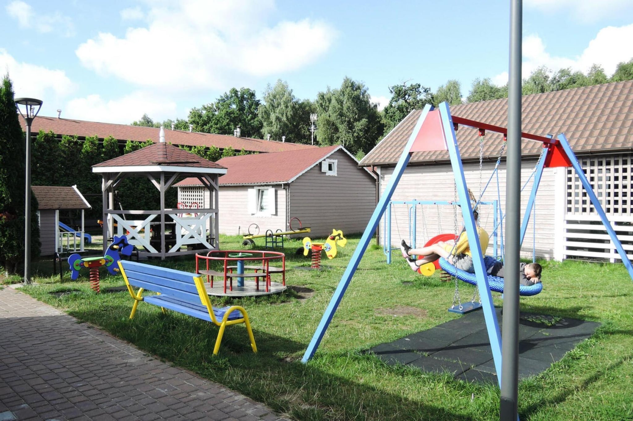 Domy wakacyjne w Międzyzdrojach z podgrzewanym basenem-Tuinen zomer