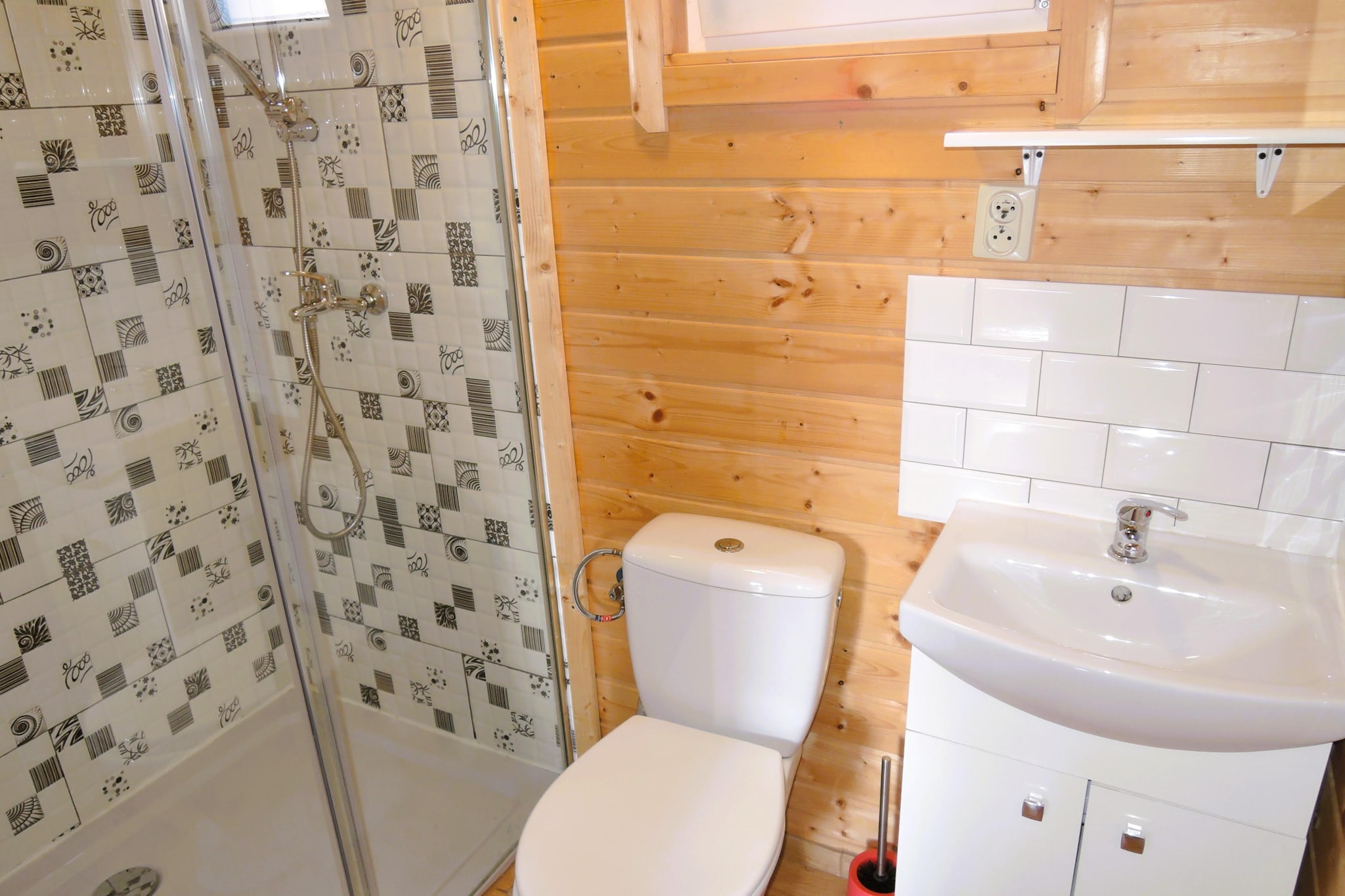 Domy wakacyjne w Międzyzdrojach z podgrzewanym basenem-Bathroom