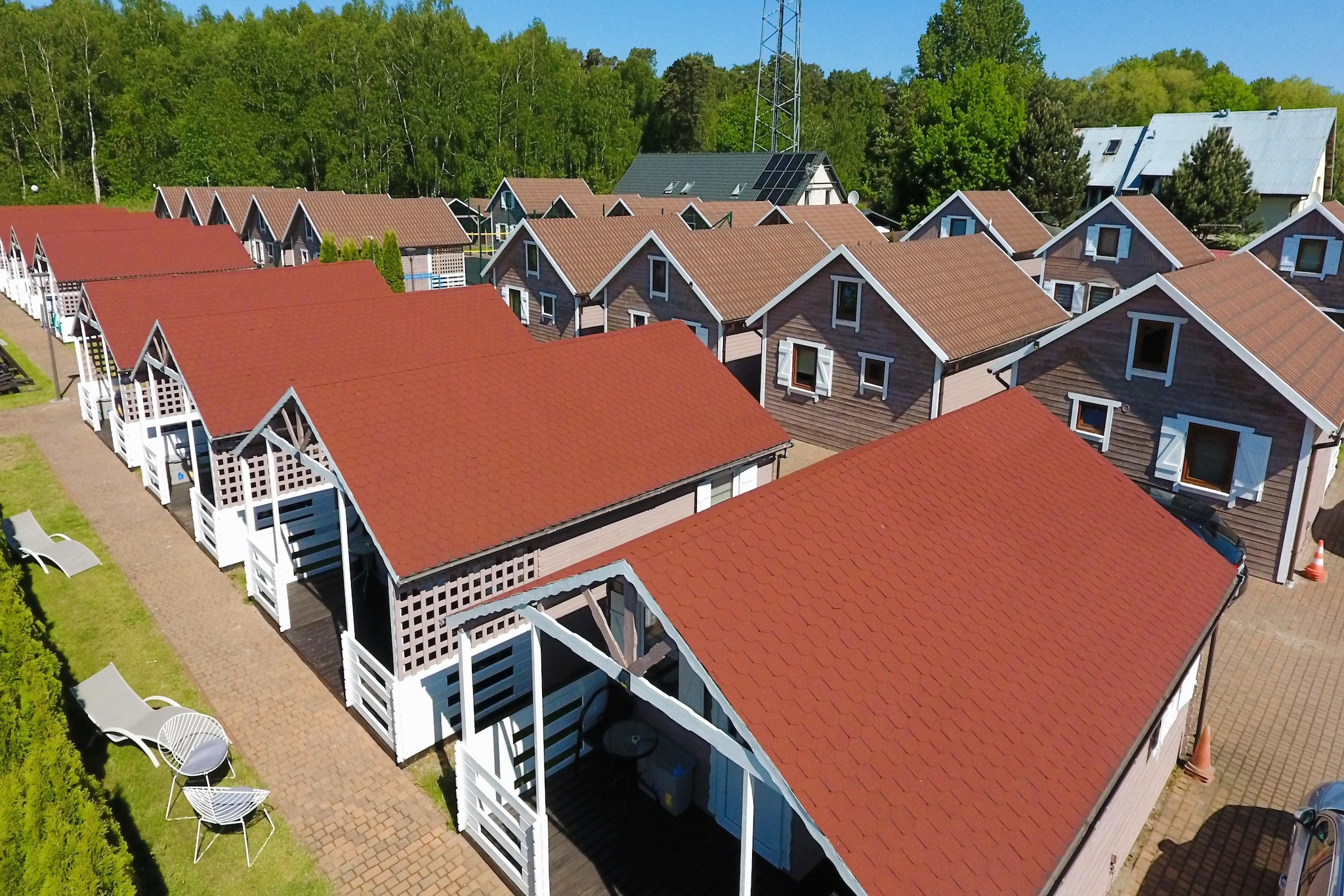 Domy wakacyjne w Międzyzdrojach z podgrzewanym basenem-Exterior in summer