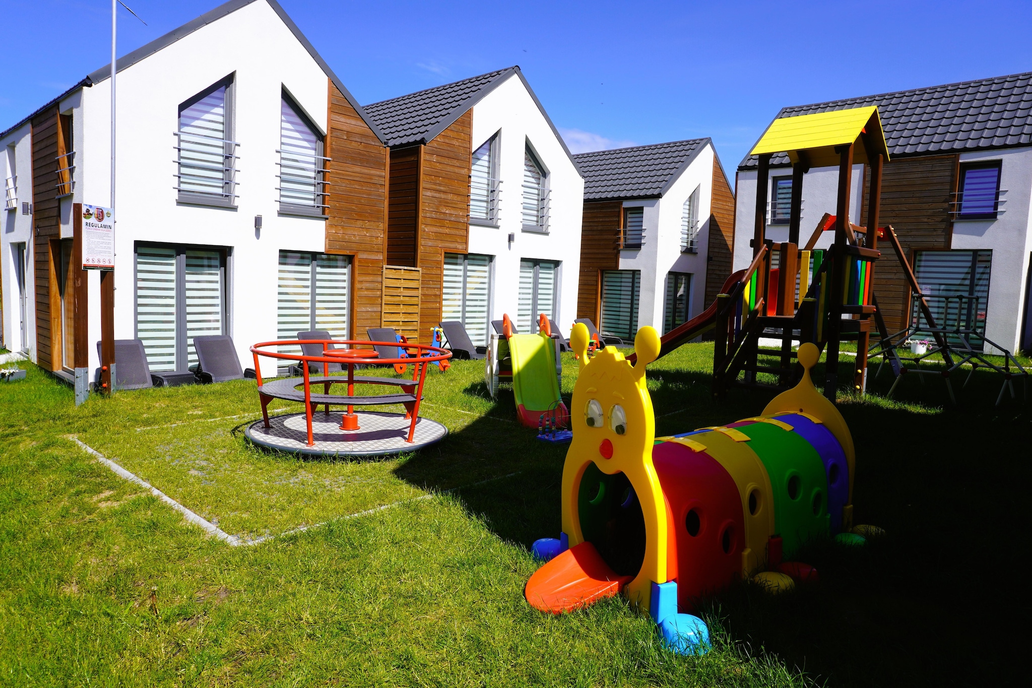 Holiday complex in Rewal-Tuinen zomer