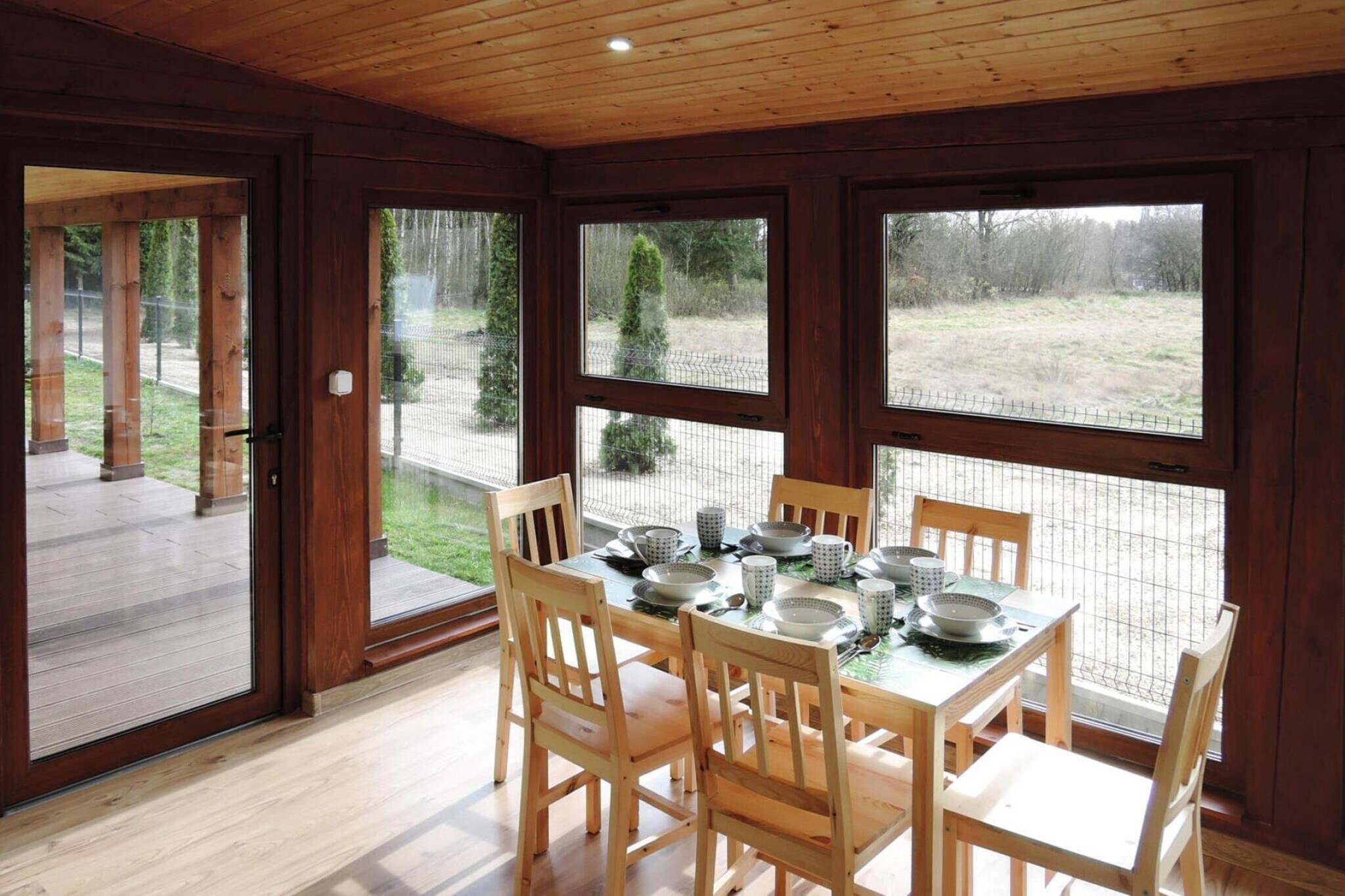 HolidayHouse with the big tarasse&garden in Kolczewo LIT-Esszimmer