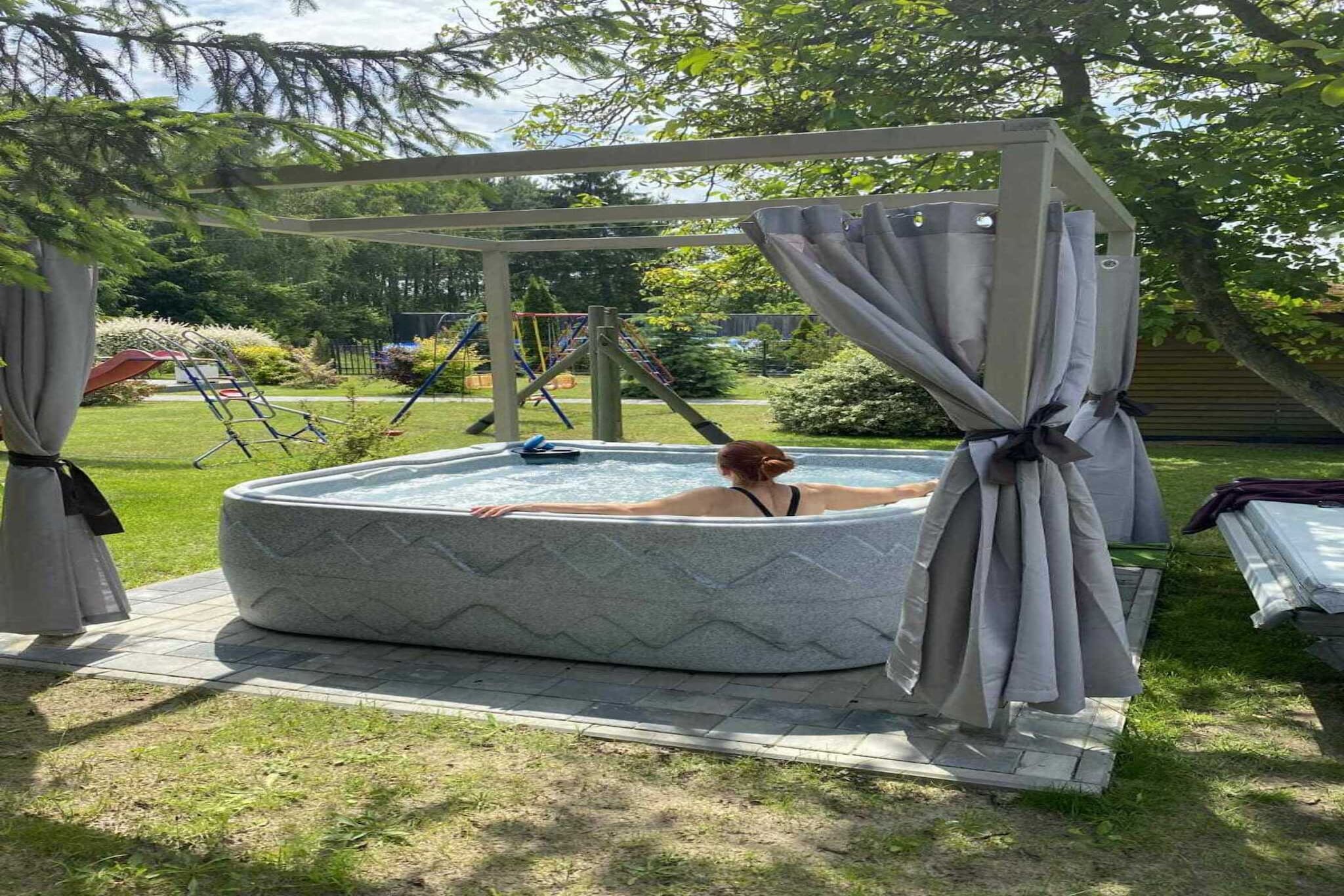 HolidayHouse with the big tarasse&garden in Kolczewo LIT-Schwimmbad