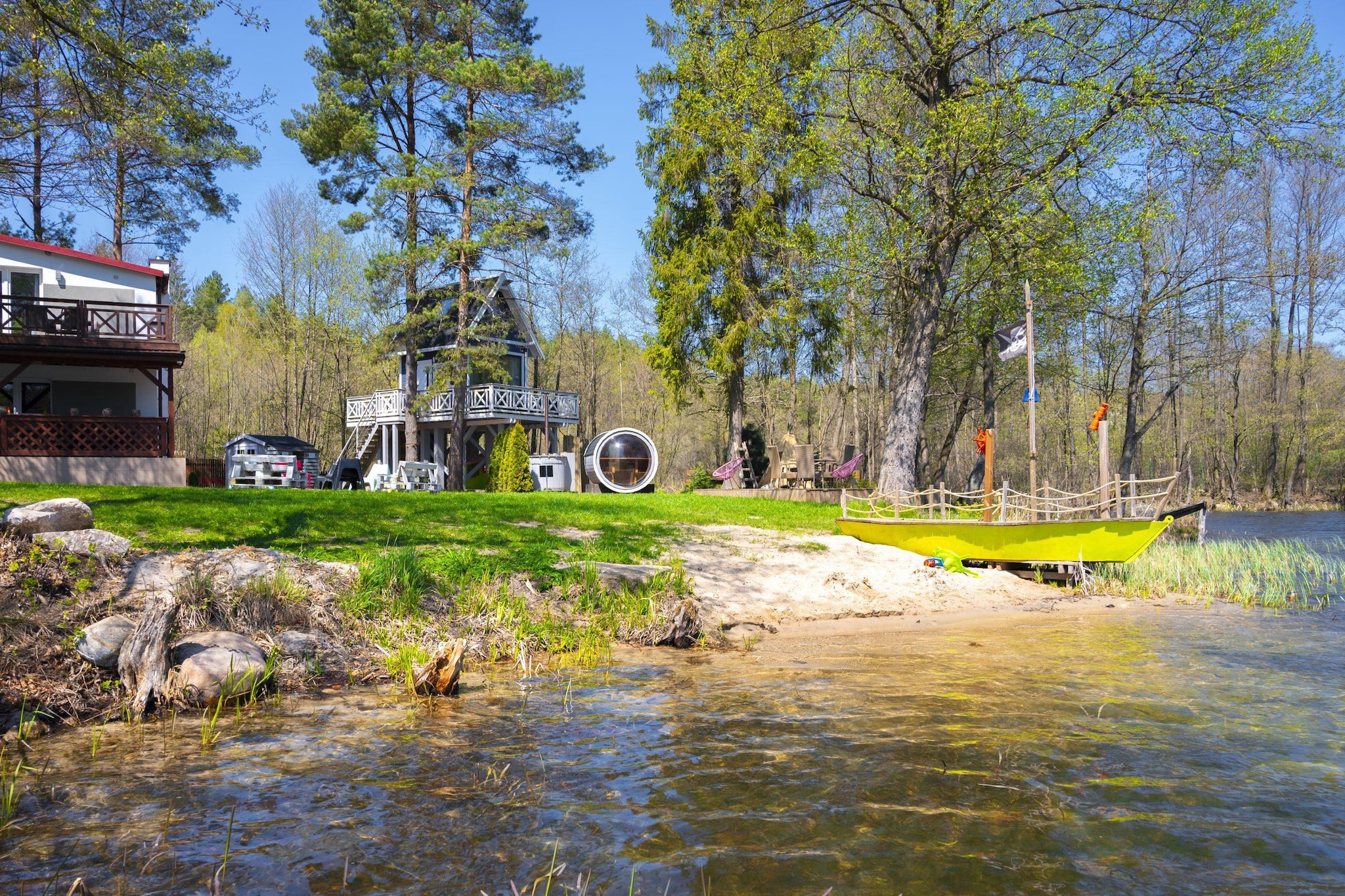 Dom w Starych Czaplach z domkiem na drzewie