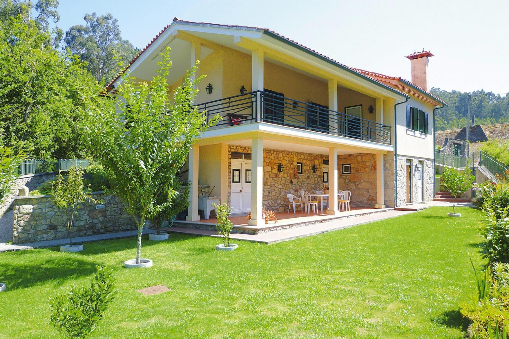Holiday home Vale de Cambra - Rôge-Buitenkant zomer