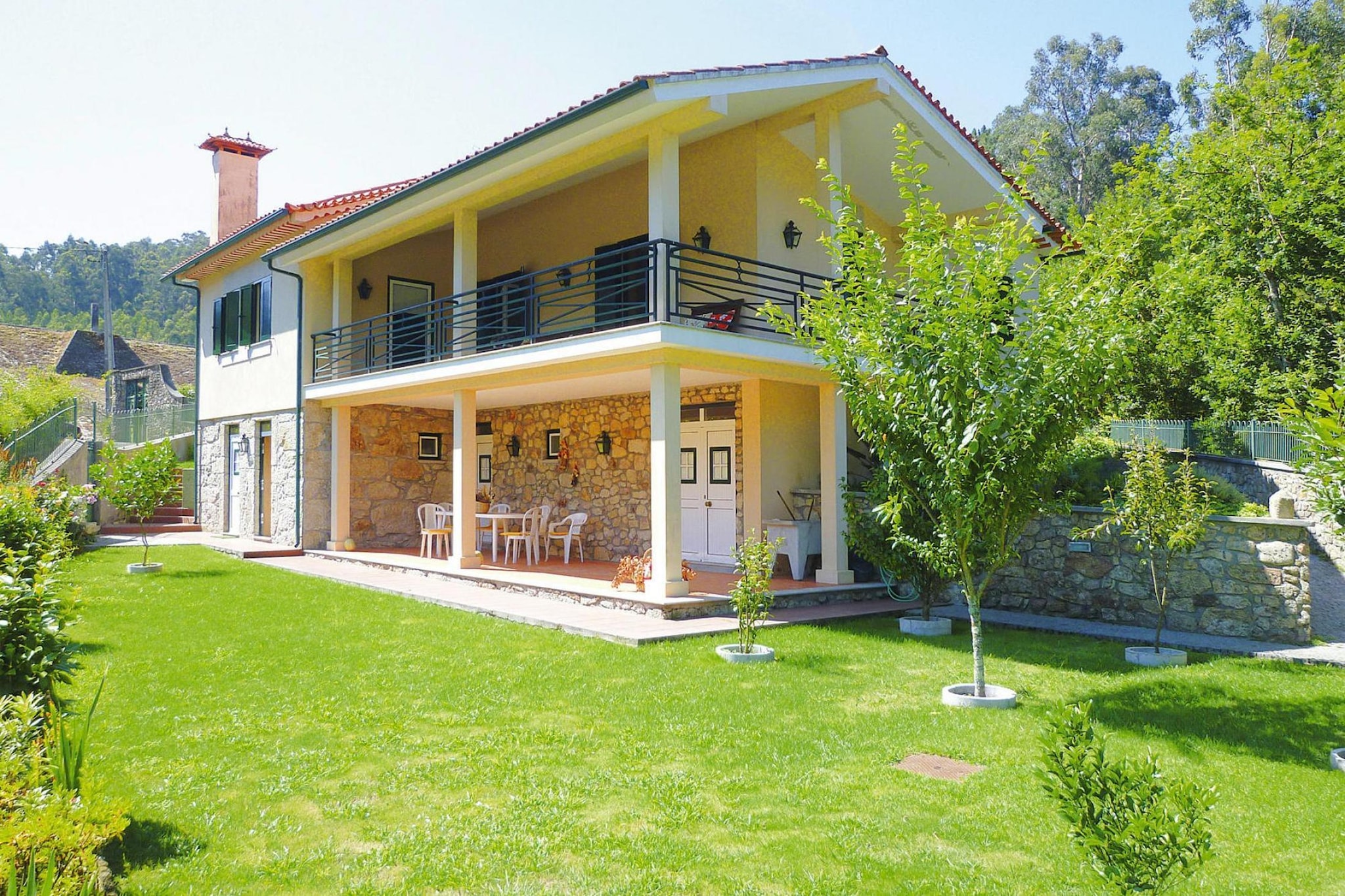 Holiday home Vale de Cambra - Rôge-Buitenkant zomer