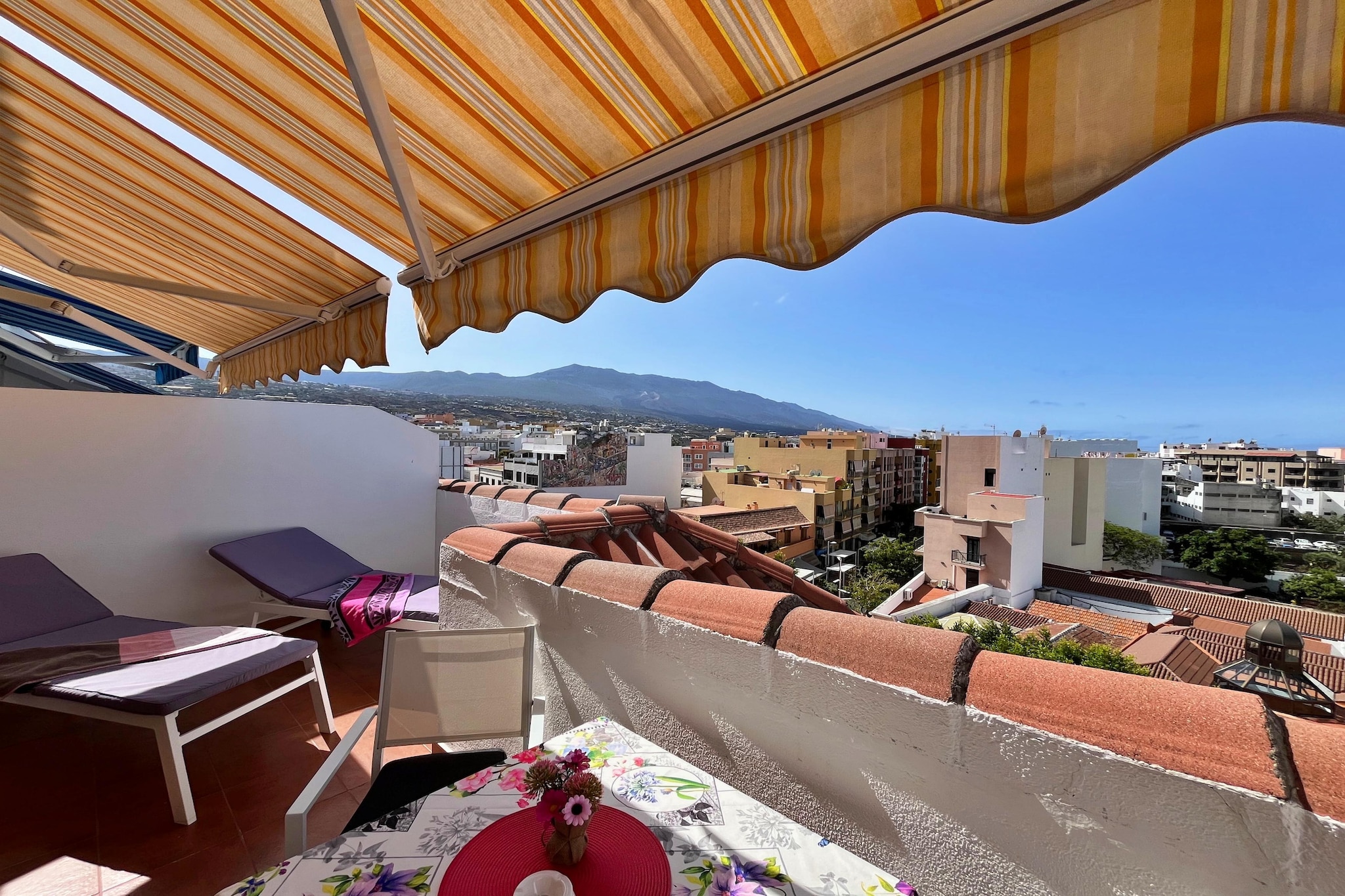 Apartment Atico La Plaza - Uitzicht zomer