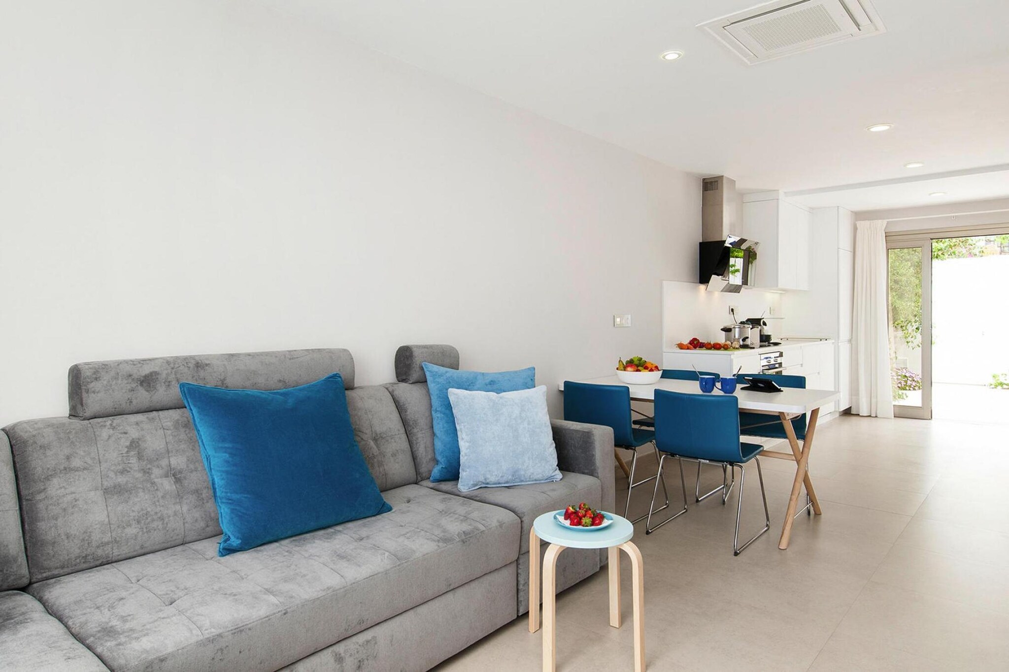 On the 1st floor: (open kitchen(electric kettle, toaster, cooker, coffee machine, oven, microwave, dishwasher, fridge-freezer), Living/diningroom(TV(satellite, german television channels), video), bedroom(double bed), bedroom(single bed, single bed), bathroom(shower, toilet, bidet))\n\nwashing machine, balcony, air conditioning, garden furniture, swimming pool(shared with other guests), high chair, baby crib(free)