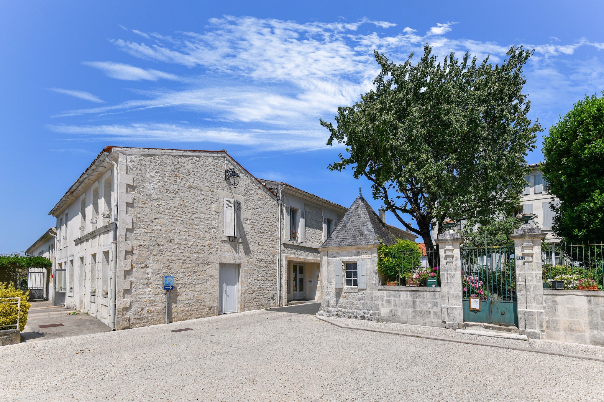 This beautiful holiday home is situated in a large holiday park in Saint-Savinien. Ideal for a family stay, the home features a sauna, bubble bath, and a swimming pool. There is a private terrace where you can relax with your family and have drinks. The kids can enjoy large open spaces playing and running carefree.
Inside the holiday park, you can go walking or running in the morning or evening when the weather is good. If you like to explore places that are far then head to Royan sea beach (47 km), La Rochelle (54 km), and Île d'Oléron (62 km).
Parking facilities are available here. For your rejuvenation, there is a boules court, table tennis table, billiards, and play equipment. In the garden, you can read a book or simply admire the surroundings. The home is heaven for peace and nature lovers!