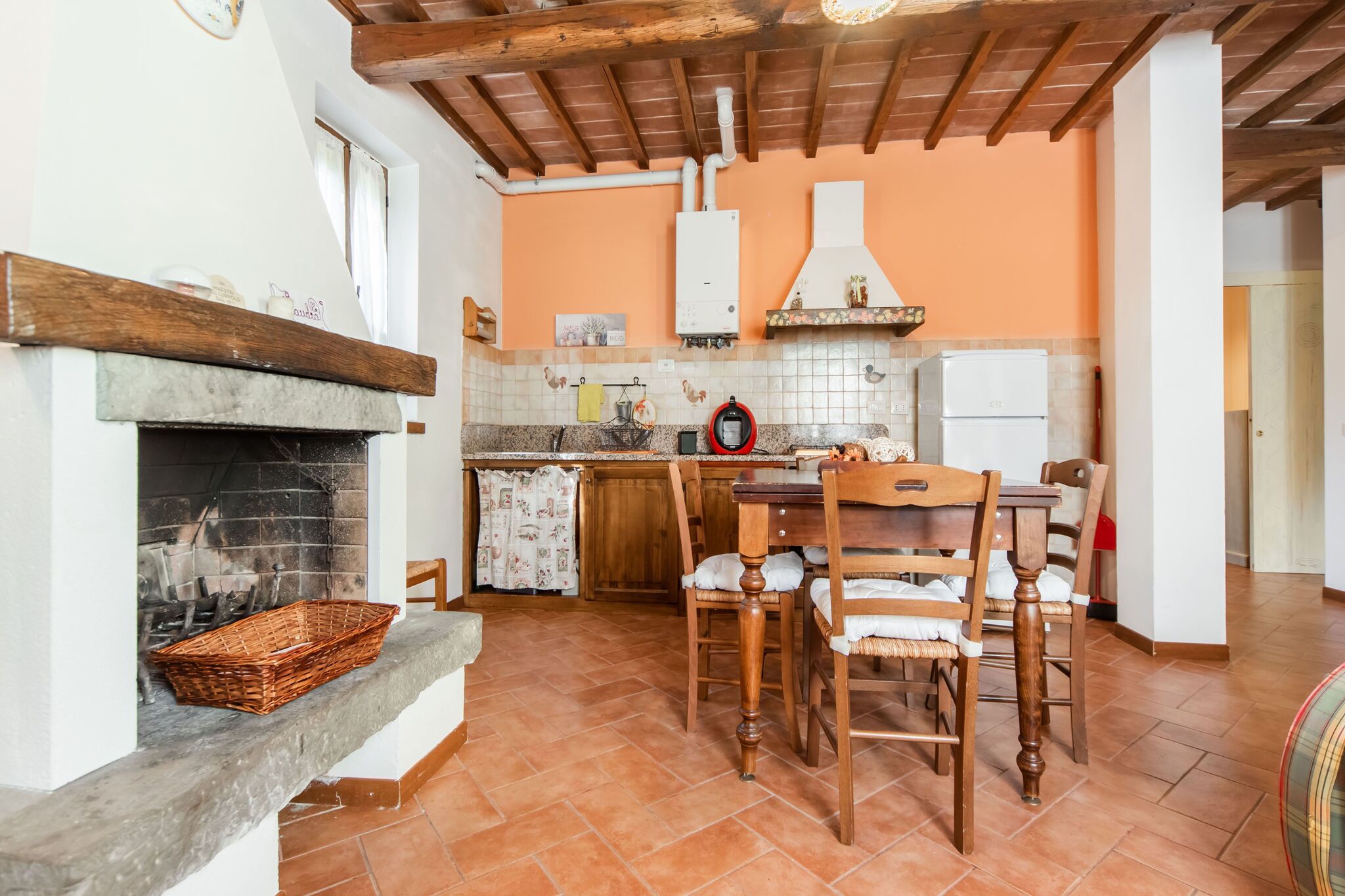 Maison de vacances ensoleillée à Torgiano avec jardin