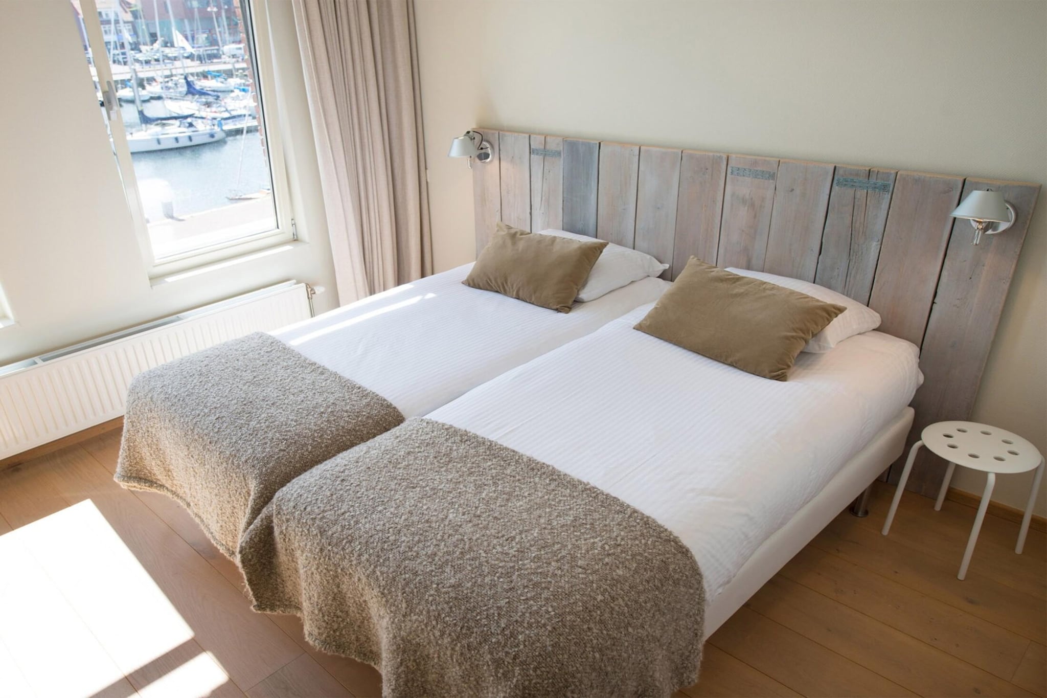 Scheveningen Harbour 16B