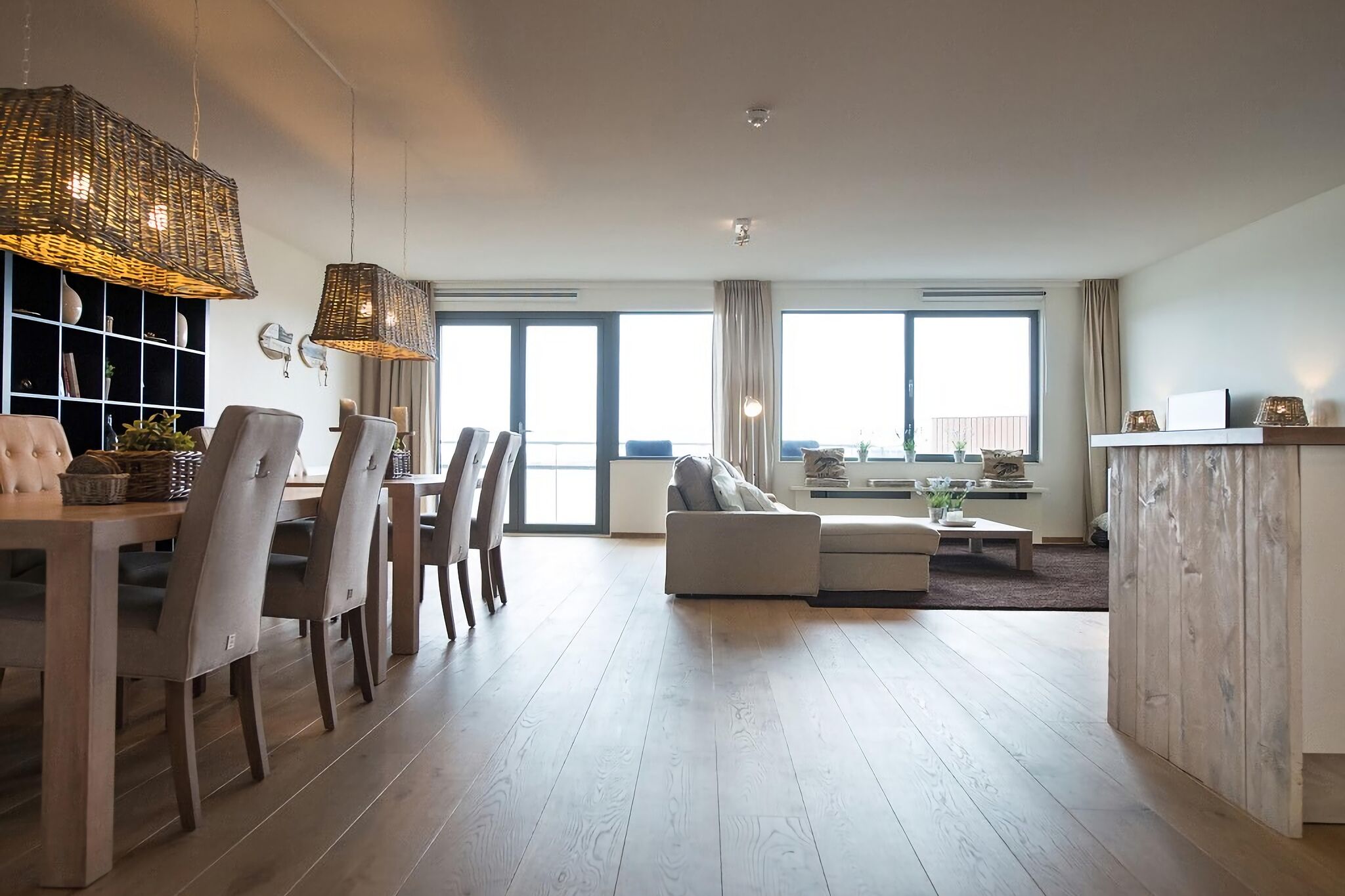 Sea-view Apartment in Den Haag with Balcony