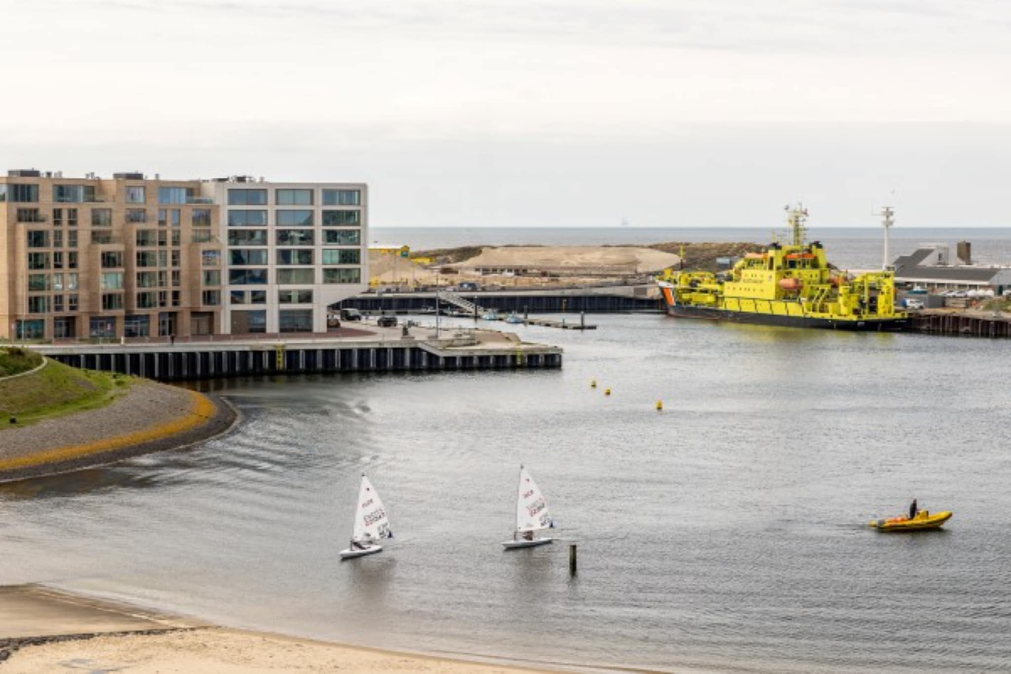 Scheveningen Harbour 32