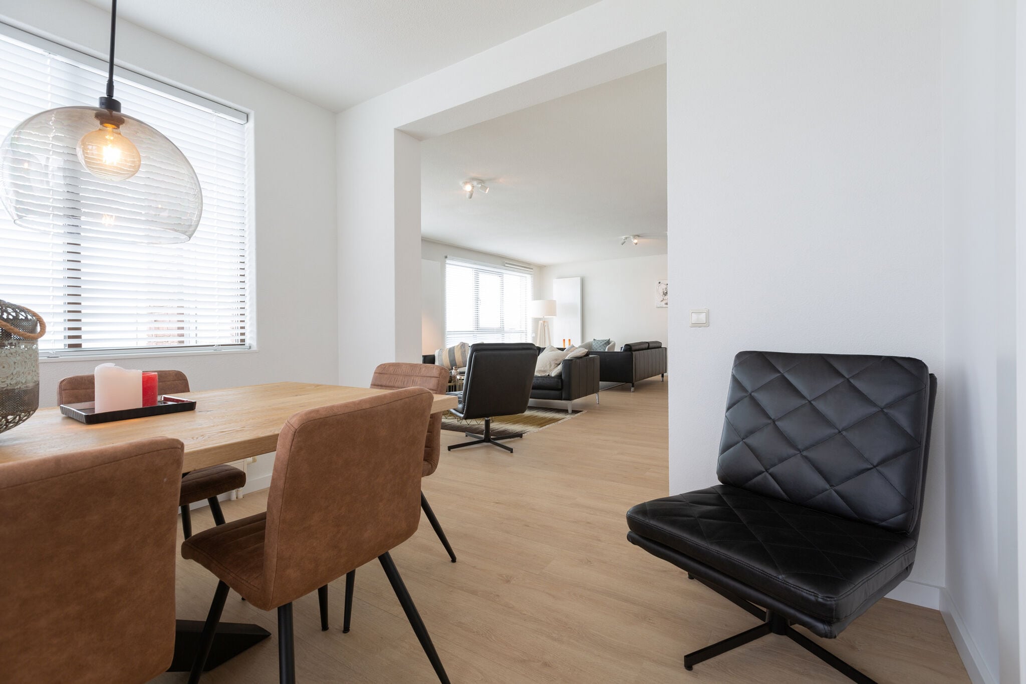 Ruim penthouse appartement in de haven van Scheveningen