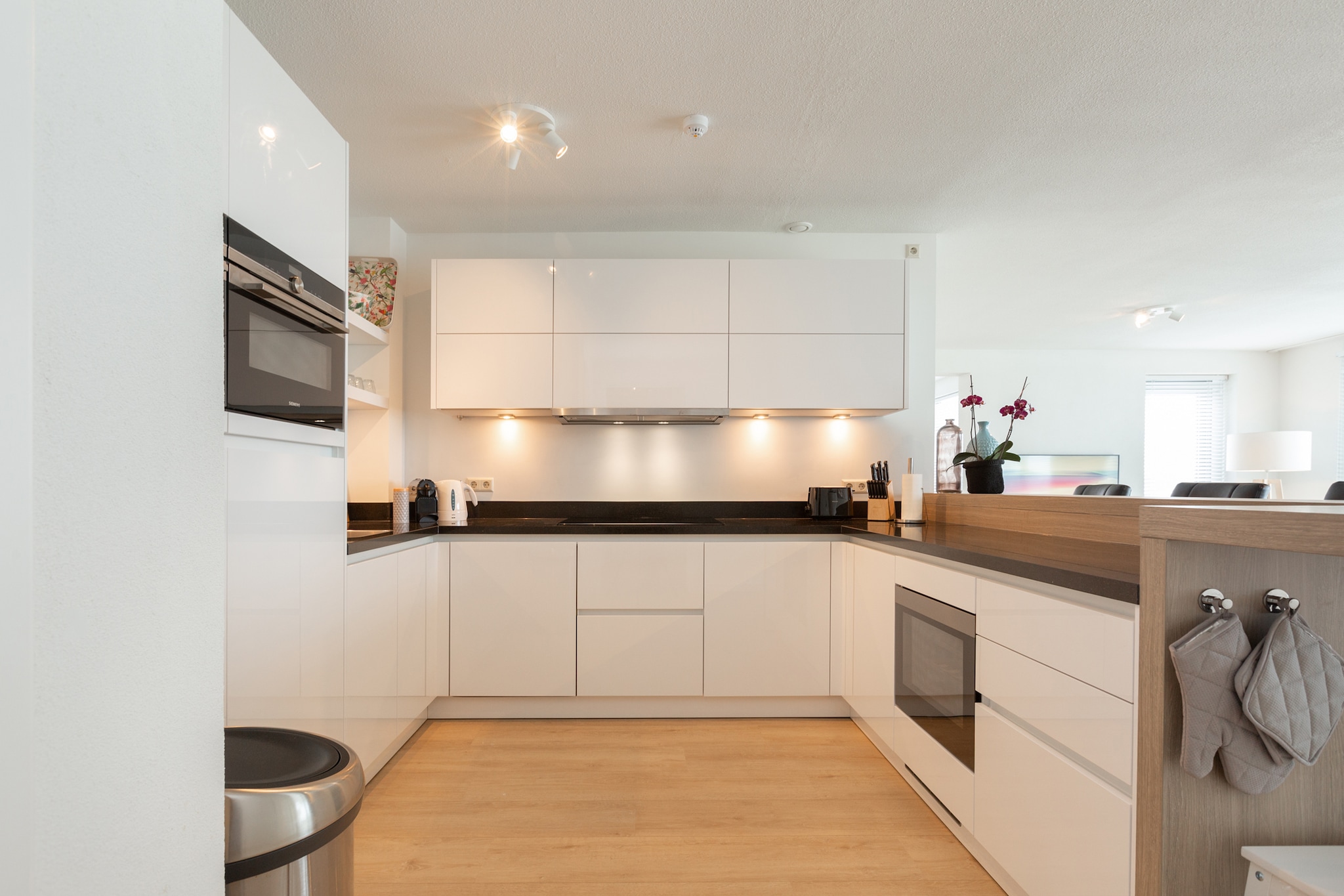 "This beautiful apartment is part of the Nautical Center Scheveningen, located at the second inner harbour of Europe's largest and fashionable bathing resort of Scheveningen, only 15 minutes away from the vibrant city centre of The Hague with impressive hotspots like Madurodam and the Louwman Car Museum. 

 Within walking distance, you find South beach, some of the best restaurants, a supermarket and the 'world famous' local fish shop Simonis, known for the best fresh fish in town. Holland's most famous seaside resort Scheveningen has an abundance of attractions and beach pavilions.  You can take a stroll along the boulevard to the famous pier with its ferry wheel. 

The stunning terrace offers a stunning view of the NorthSea. There is private parking from where you can take an elevator to the apartment entrance. It offers essentials such as high-speed internet, a SMART TV, a fully equipped kitchen, two bathrooms, a separate toilet and laundry facilities. "