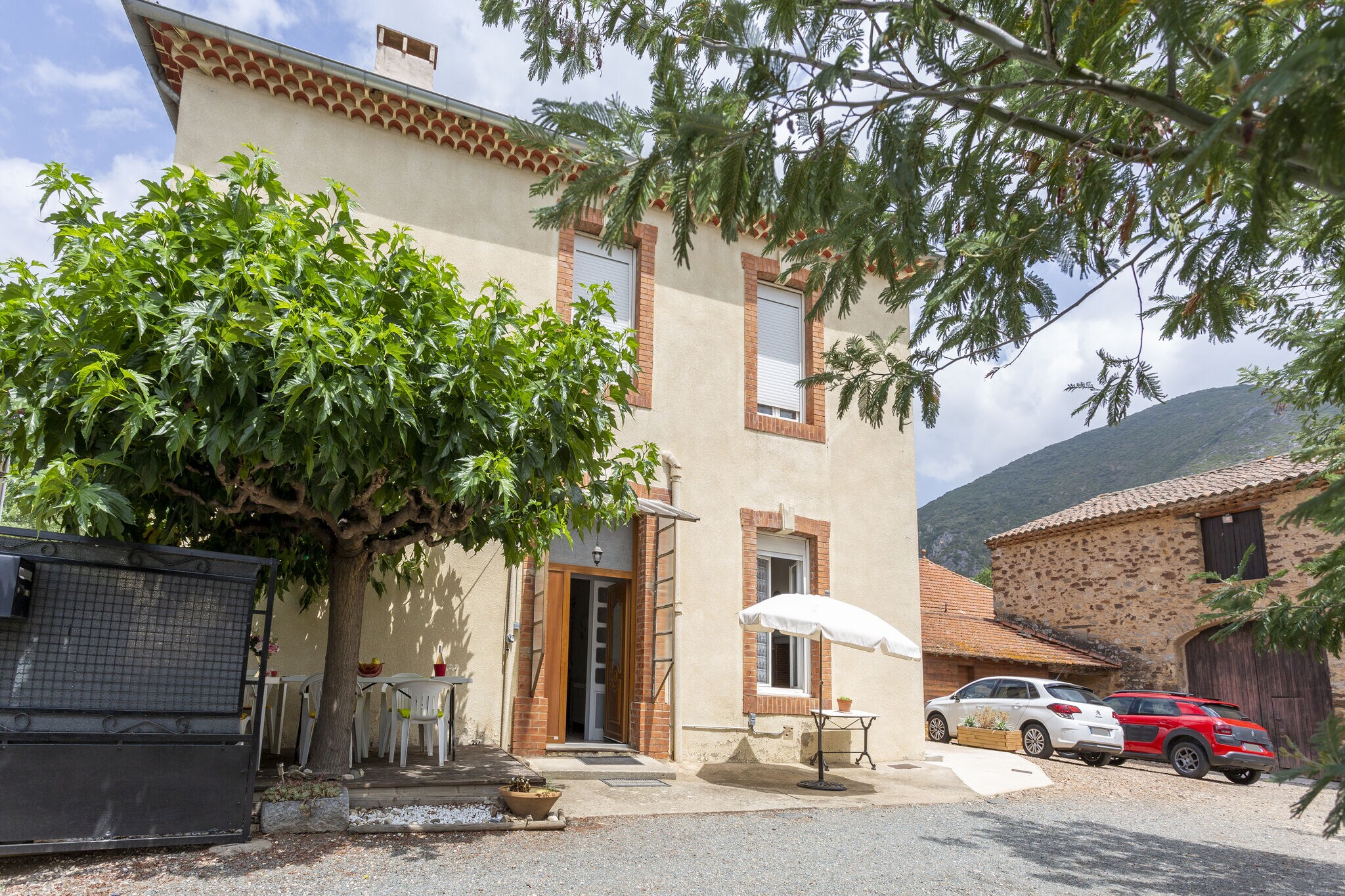 Geräumiges Haus in der Nähe der Kugel in Roquebrun