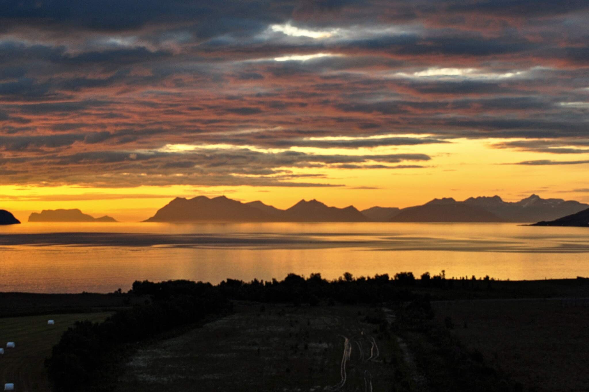 6 person holiday home in Olderdalen