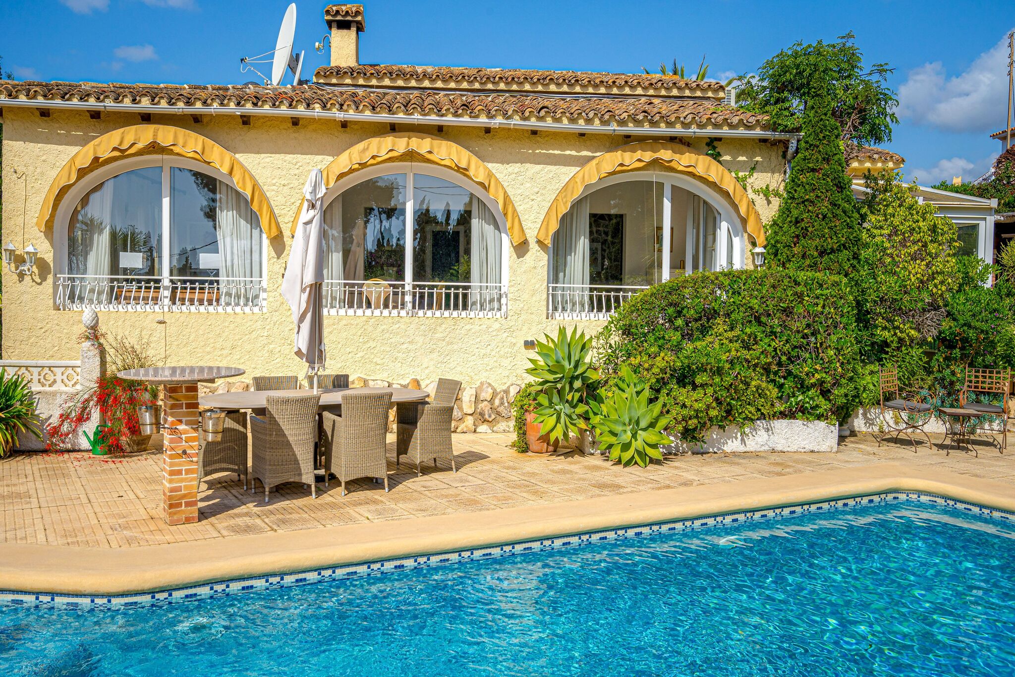 Belle maison de vacances avec piscine privée, située à Moraira