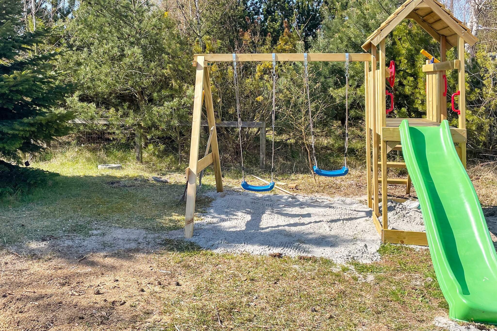 Internet Access DSL, Kitchen(cooker(electric), hood, coffee machine, microwave, dishwasher, fridge(+ freezer)), Living/bed room(TV(cable, german television channels, danish TV channels (DR1 and TV2)), DVD player, CD player, stereo unit, high chair), bedroom(double bed, cot), bedroom(double bed), bedroom(2x single bed), bedroom(single bed, 2x bunk bed), bathroom(floor heating)(tumble dryer, bathtub or shower, washbasin, toilet, washing machine), bathroom(floor heating)(washbasin, toilet), carport, game computer, Bubble bath(indoor, heated, 2 persons), Bubble bath(outside, heated, 6 persons), heating(electric), terrace, BBQ, table football, darts, air to air heatpump