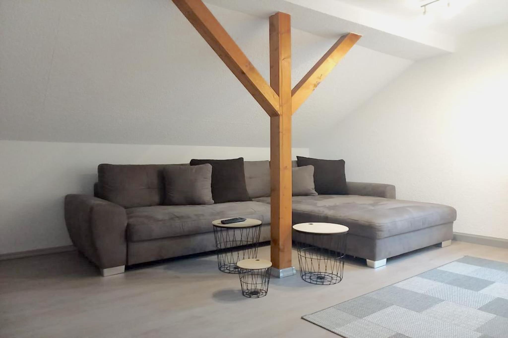 This bright and modern holiday home in central Sonneberg offers a peaceful retreat with a friendly ambiance and thoughtful amenities. Spread across two floors, it features a fully equipped kitchen, cozy living/dining area with a sofa bed and TV, and a large furnished terrace perfect for sunbathing or barbecues. A washing machine adds convenience for longer stays.

Guests can explore the scenic Thuringian Forest with hiking and cycling trails starting nearby, including the famous Rennsteig. Winter sports lovers will enjoy ski hiking trails, cross-country routes, and toboggan slopes. Local attractions include the German Toy Museum, Sonneberg Zoo, Exotarium Nautiland, Veste Coburg, and Kleintettau Tropical House.

With bicycles available, garden furniture for relaxing outdoors, and a central yet quiet location, this home is ideal for families or friends seeking both adventure and tranquility in the heart of Thuringia.