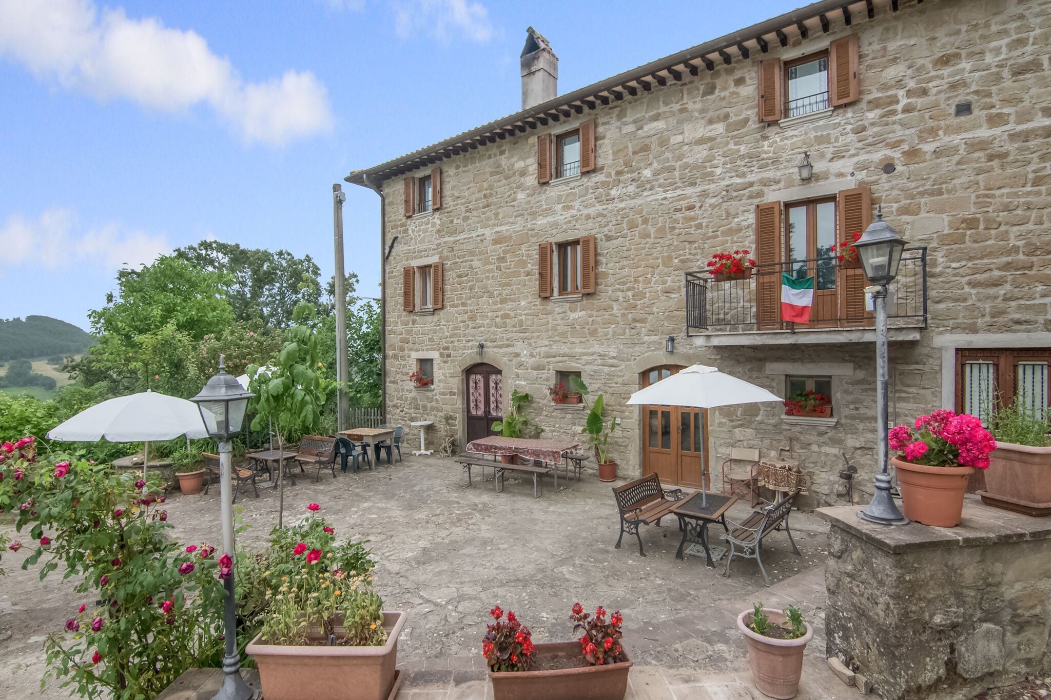 Sonniges Apartment in Assisi mit Garten und Terrasse