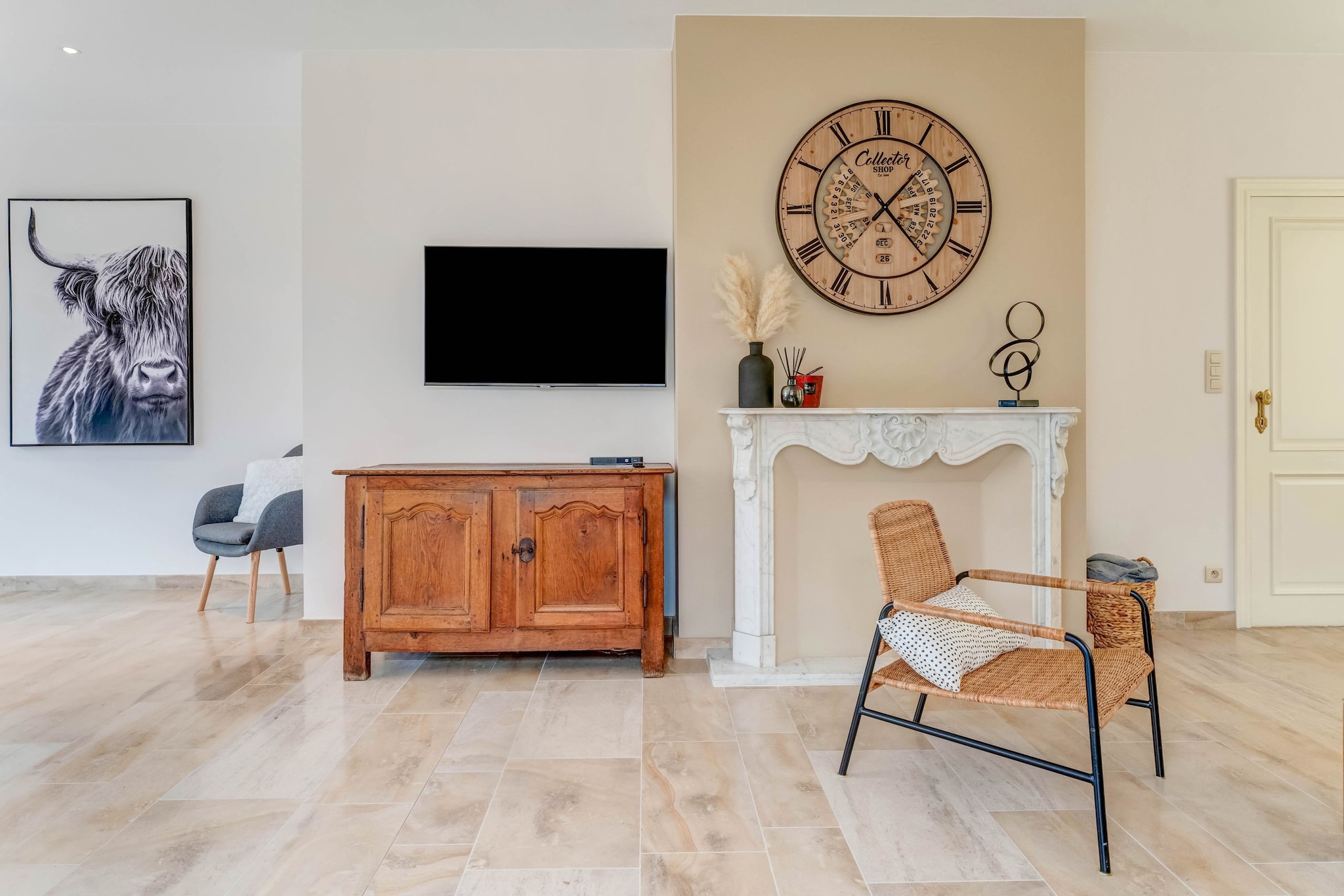 Ground floor: (hallway, Kitchen, Living/diningroom(TV, dining table, decorative fireplace, seating area, radio), toilet, playroom(TV, seating area, party games), recreation room(play equipment, table football, party games, toys), storage(freezer, tumble dryer, washing machine))\n\nOn the 1st floor: (hallway(double sofa bed), bedroom(single bed, single bed, bunk bed), bedroom(single bed, single bed), Bedroom with bathroom(double bed, bath tub, shower), bathroom(shower, toilet))\n\ncot, Bubble bath(outside), sauna(private), patio, terrace(private), garden, parking, parasol, changing mat, play equipment, high chair, baby crib(free)