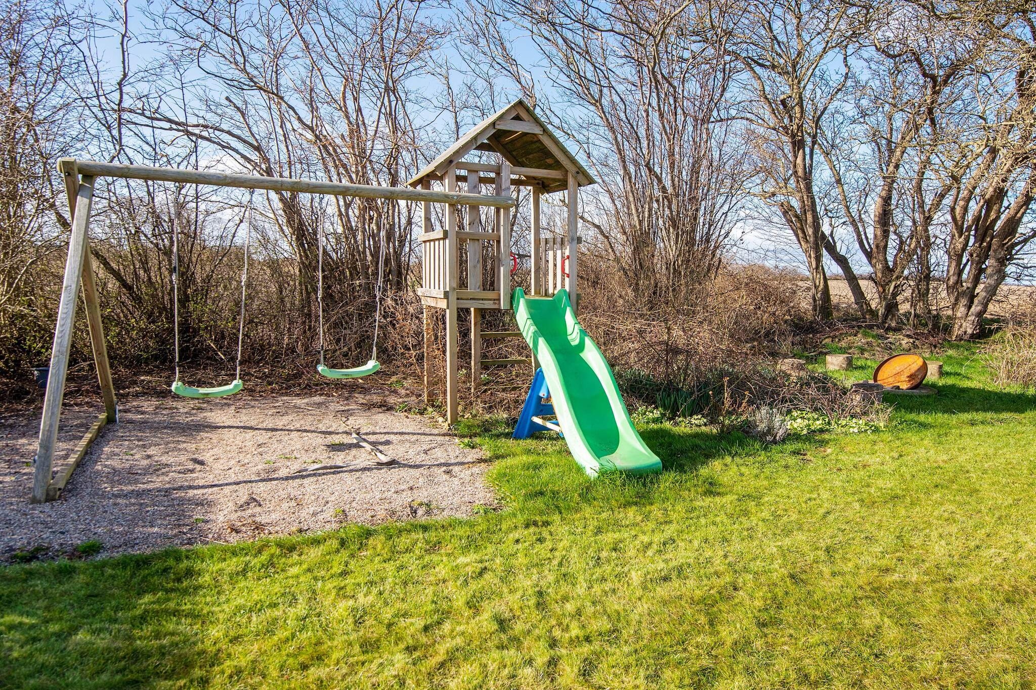 Internet Access DSL, Kitchen(cooker(electric), hood, coffee machine, microwave, dishwasher, fridge, freezer(60-99L)), Living/bed room(TV(german television channels), DVD player, radio, high chair), bedroom(double bed, cot), bedroom(2x single bed, single folding bed), bathroom(floor heating)(bathtub or shower, washbasin, toilet, washing machine), terrace, garden, BBQ, fish cleaning table