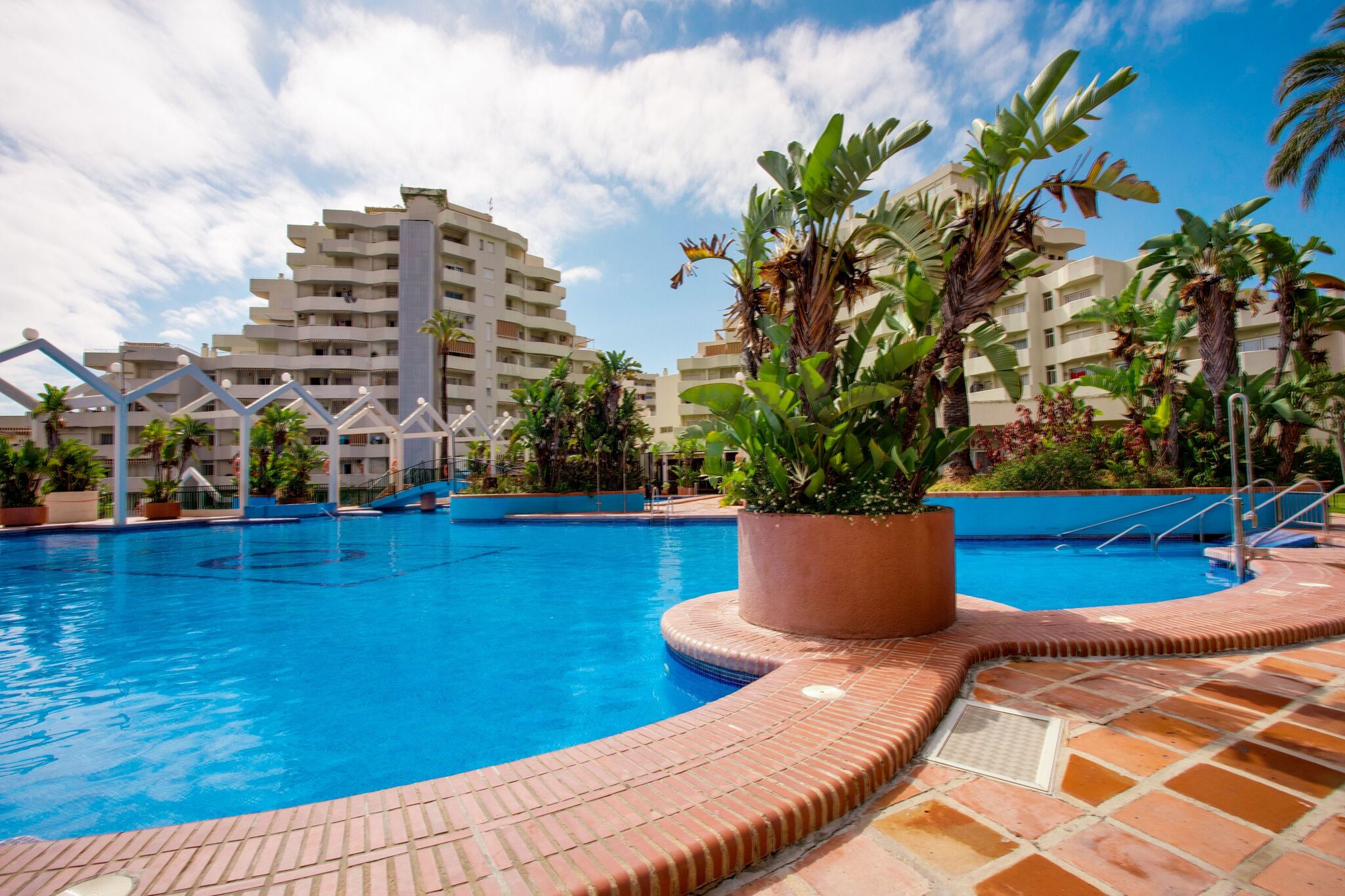 Scenic Apartment in Benalmadena with bubble bath, Fitness Room