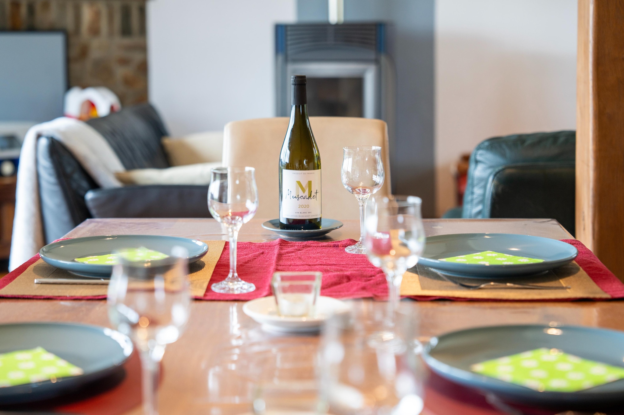 Très belle habitation à Lierneux pour 8 adultes-Salle à manger