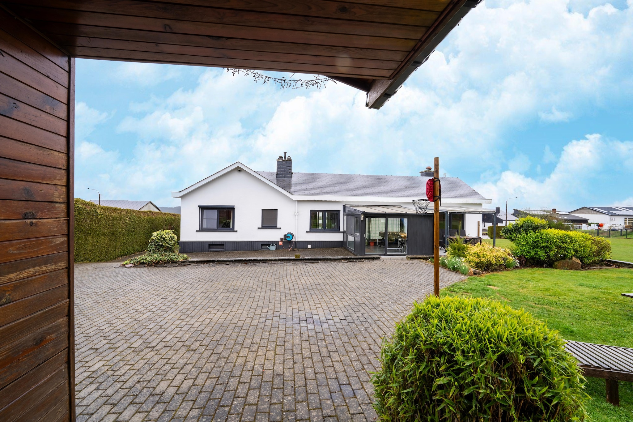 Très belle habitation à Lierneux pour 8 adultes-Balcon-terrasse